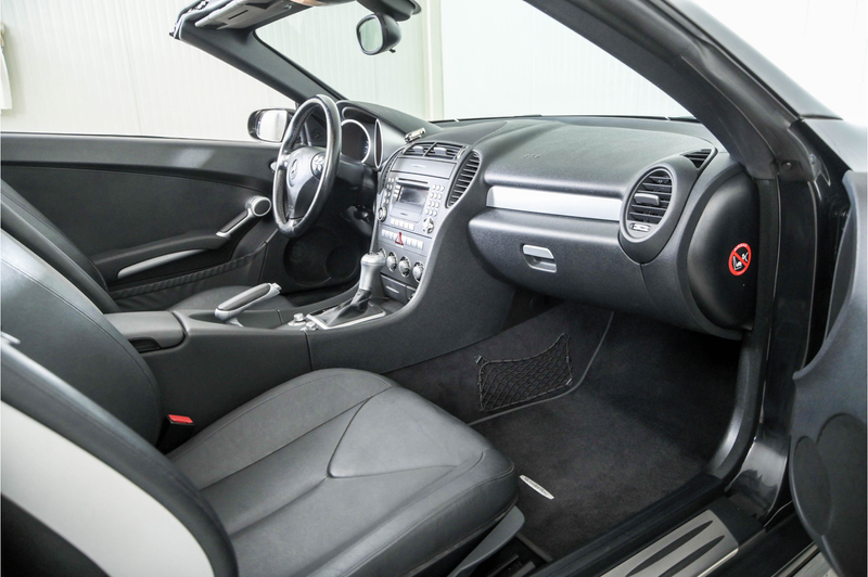 Mercedes-Benz SLK 200 K. Season Edition Airscarf — photo 12