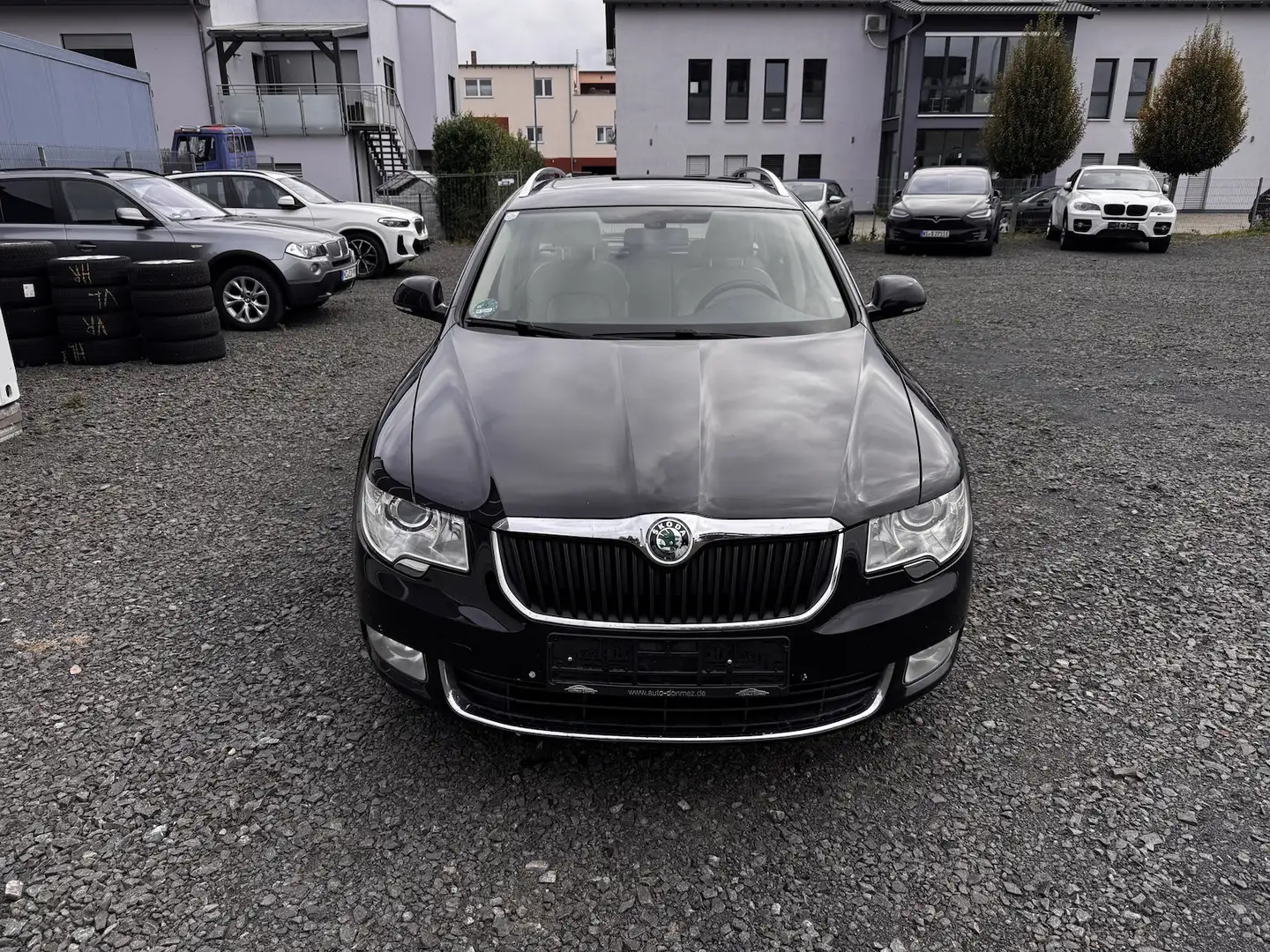 Skoda Superb Elegance Xenon PANO Navi SHZ v+h Noir - 2