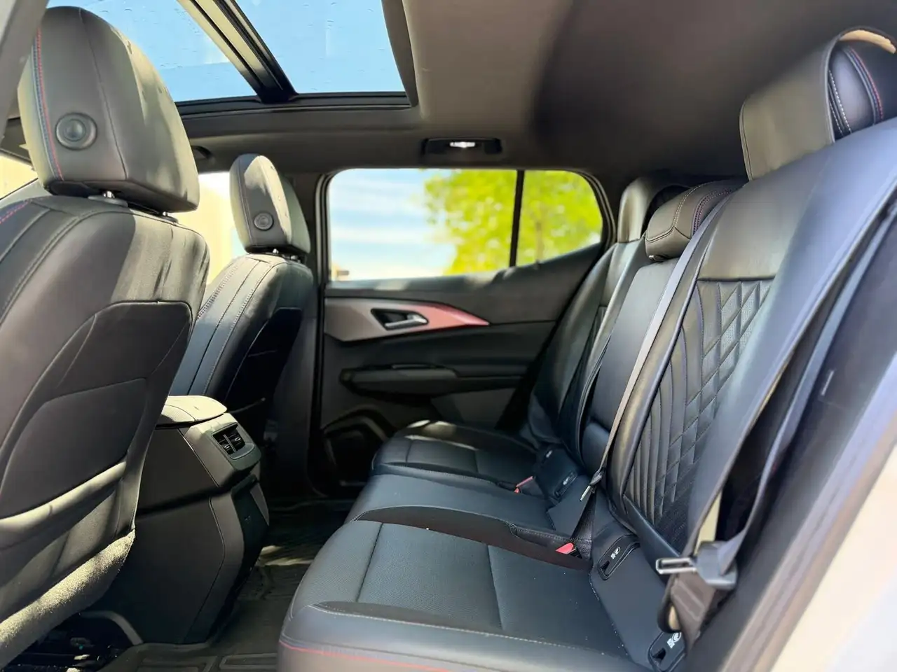 Chevrolet Equinox photo Chevrolet Equinox