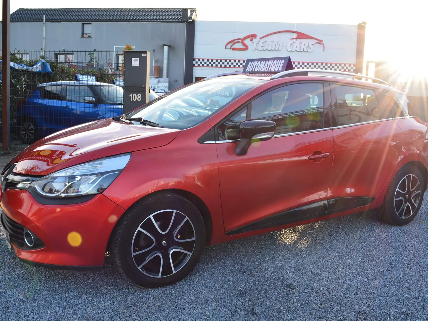Renault Clio 1.5 dCi Energy AUTOMATIC Rood - 1