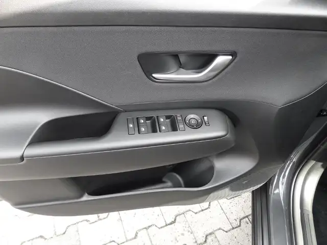 Hyundai Kona view 13
