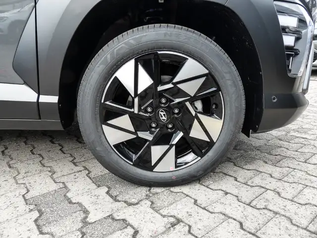 Hyundai Kona view 3