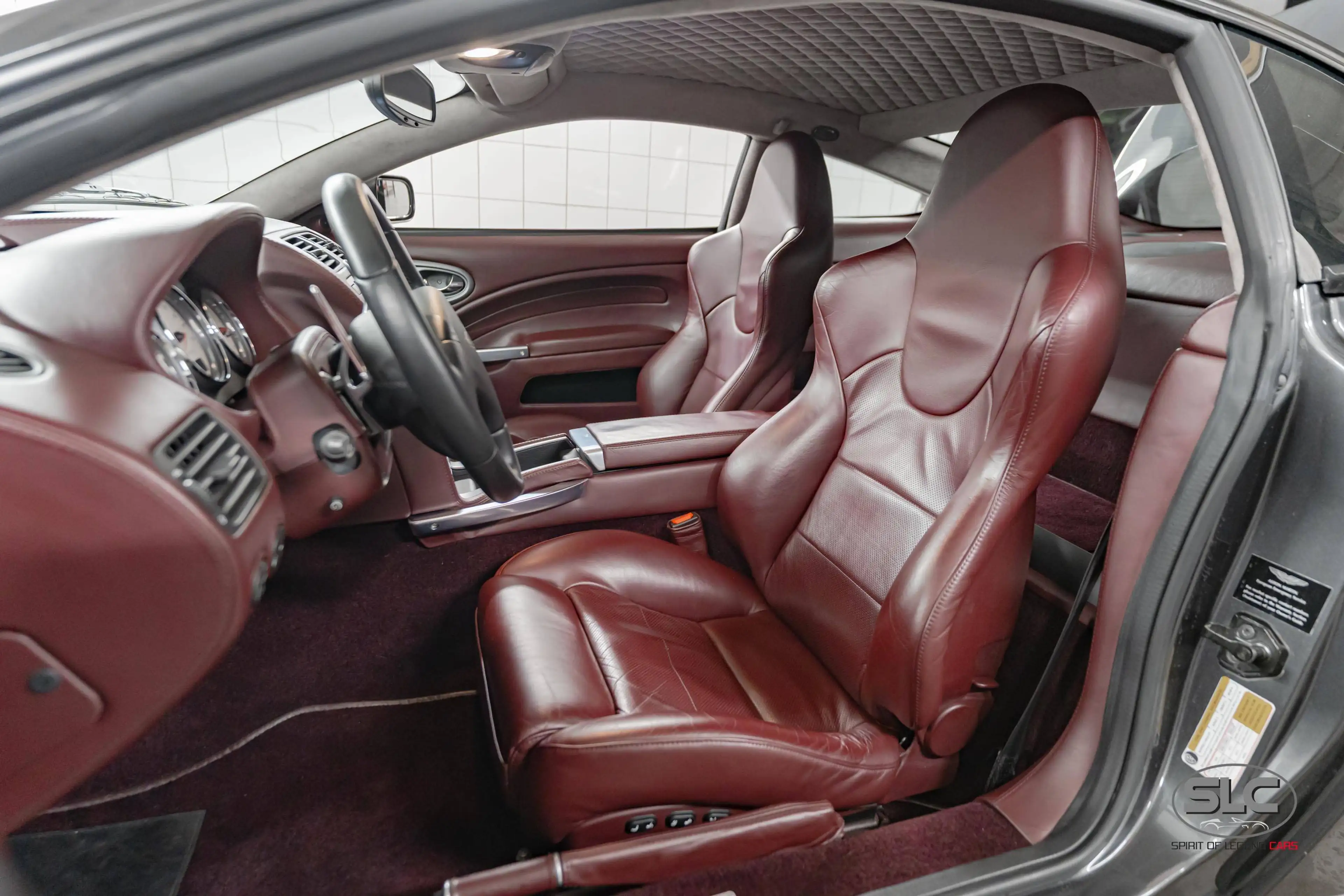 Aston Martin Vanquish Vanquish S  V12 Full Aston History — photo 6