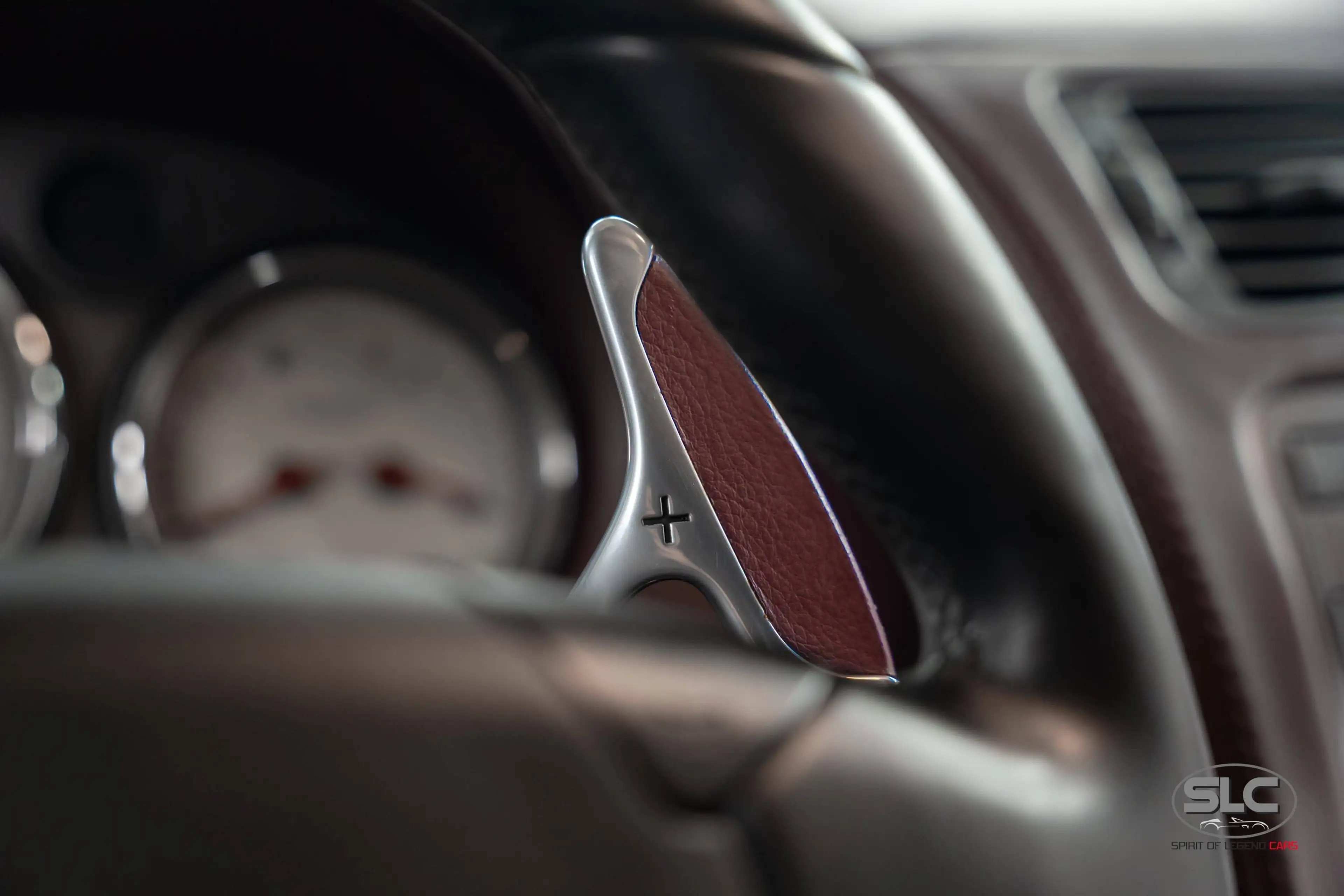 Aston Martin Vanquish Vanquish S  V12 Full Aston History — photo 12
