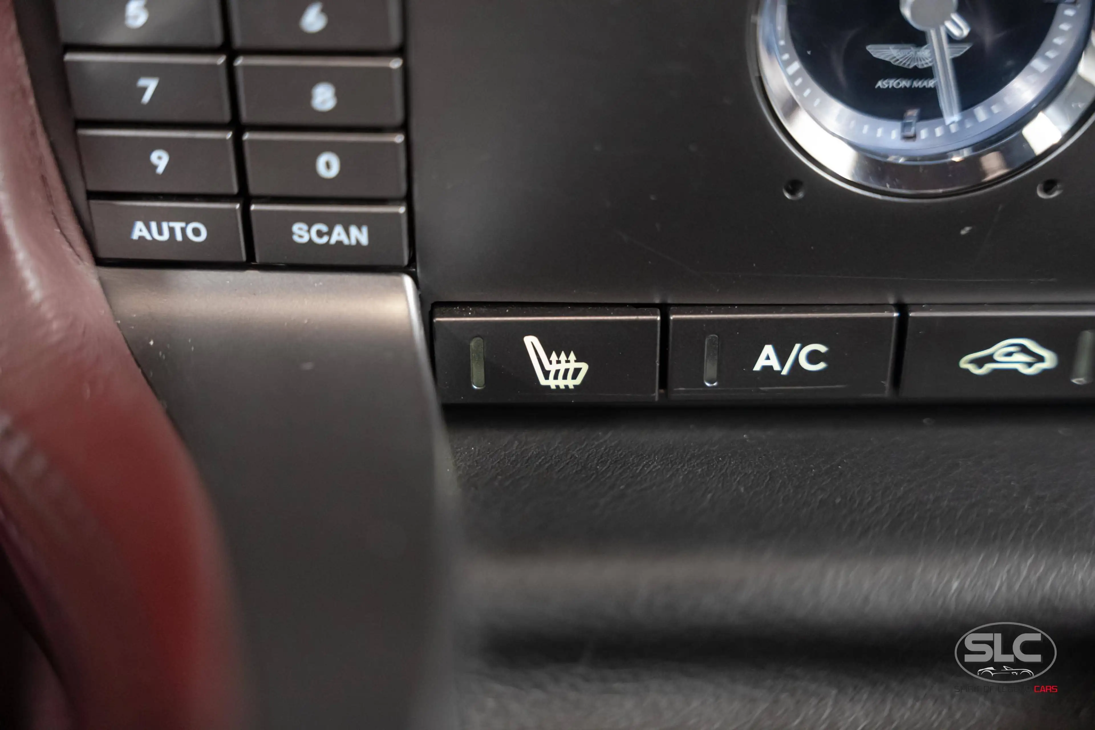 Aston Martin Vanquish Vanquish S  V12 Full Aston History — photo 13