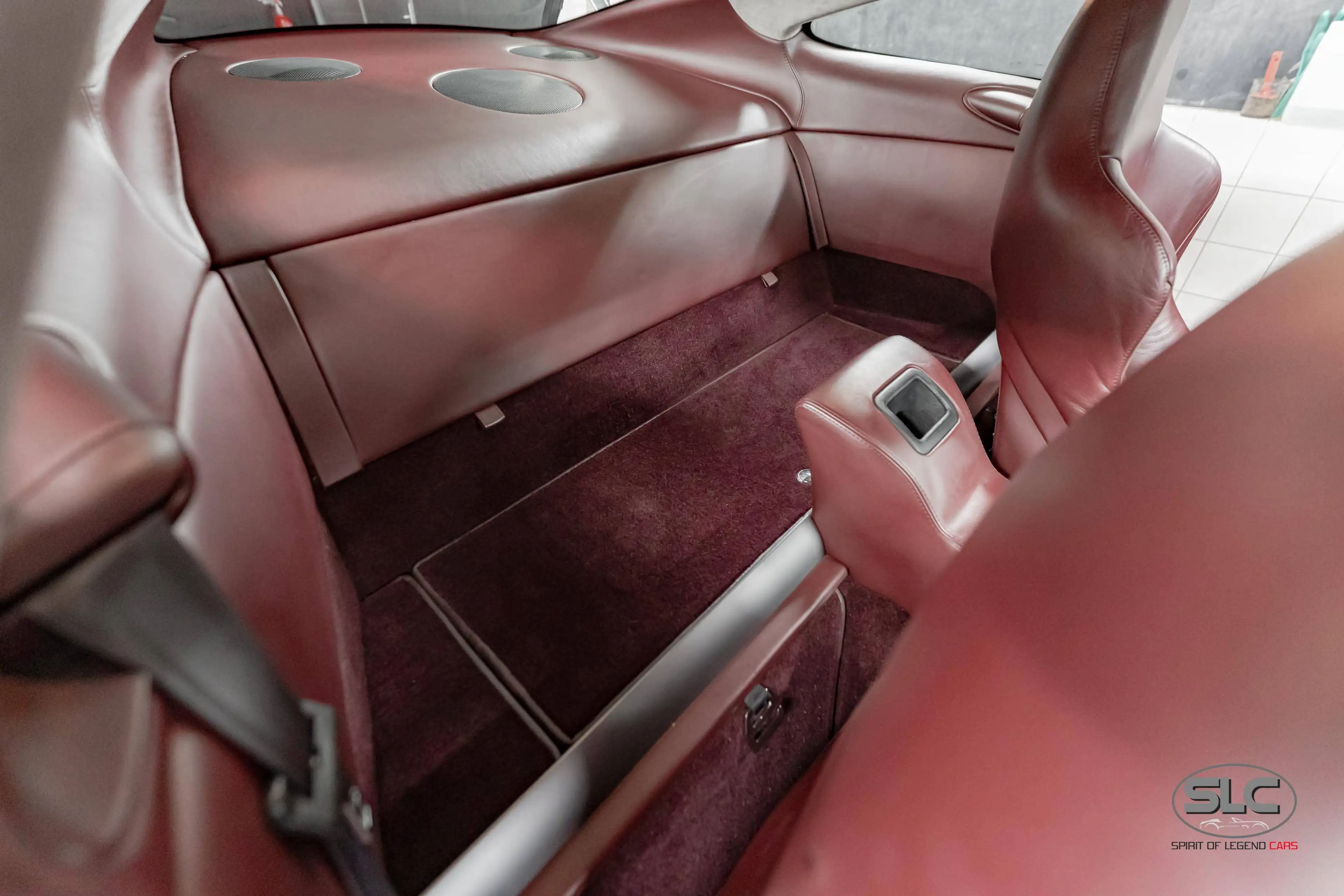 Aston Martin Vanquish Vanquish S  V12 Full Aston History — photo 8
