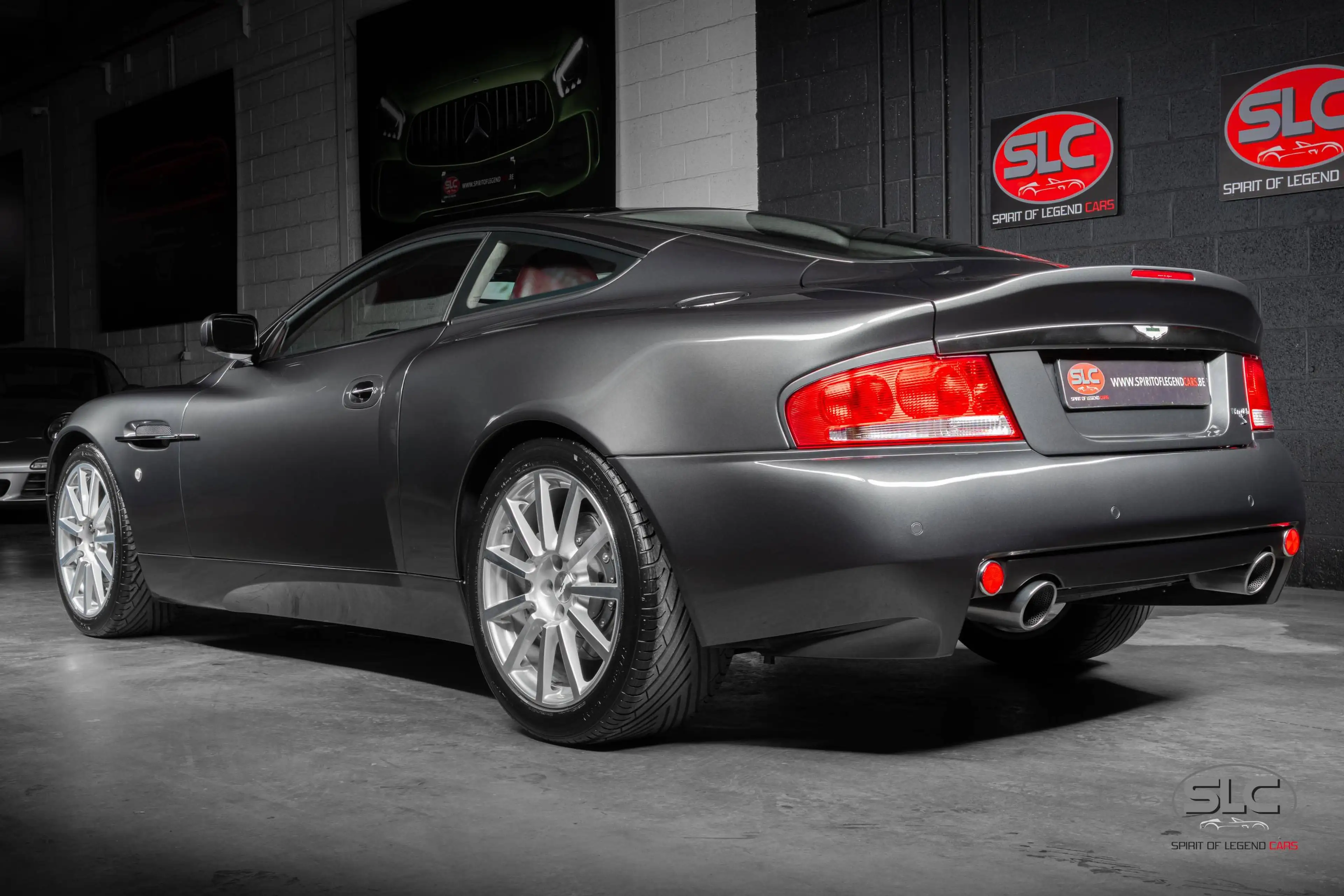 Aston Martin Vanquish Vanquish S  V12 Full Aston History — photo 3