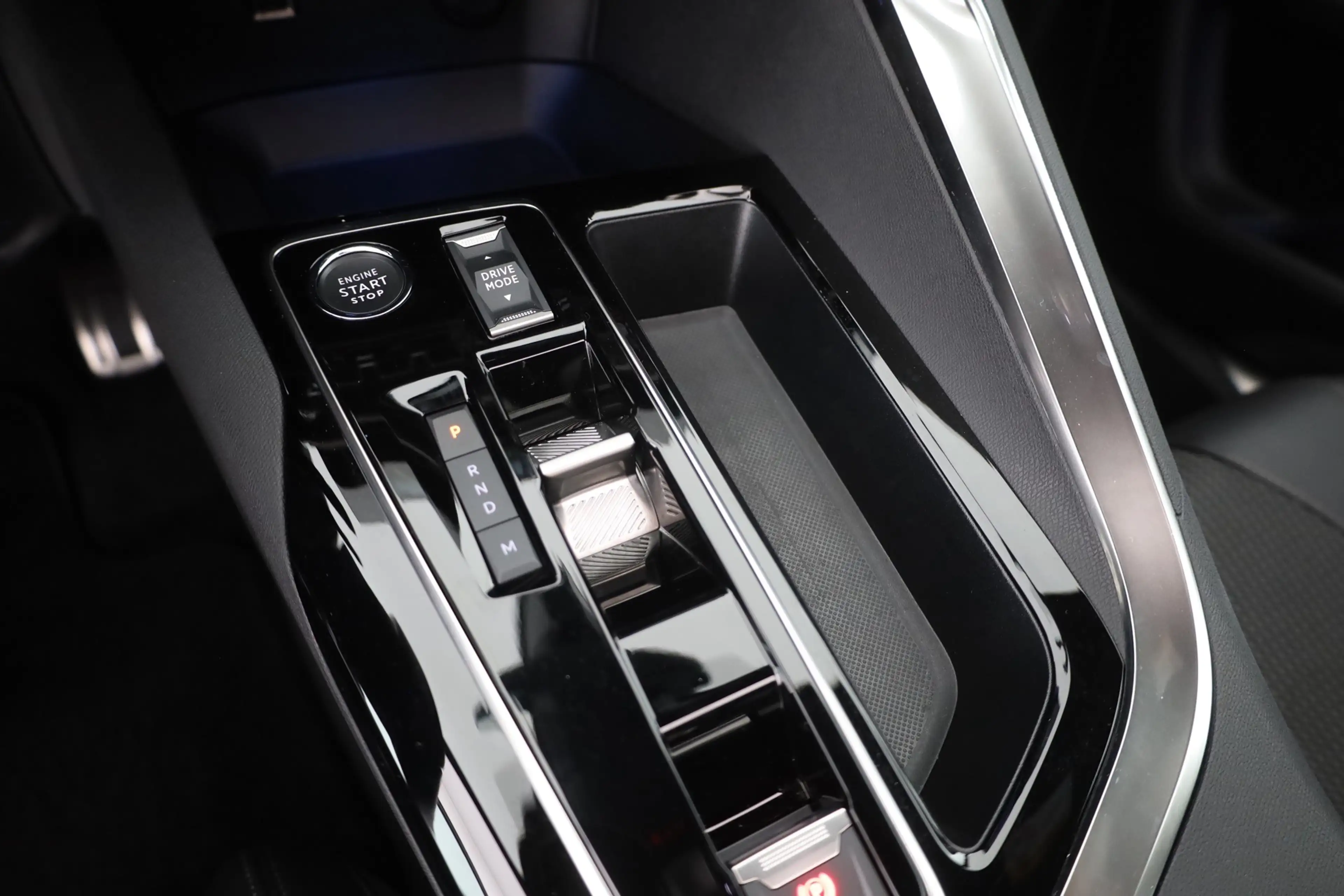 Peugeot 3008 1.2 PureTech GT LED Navi Panorama Kamera — photo 14