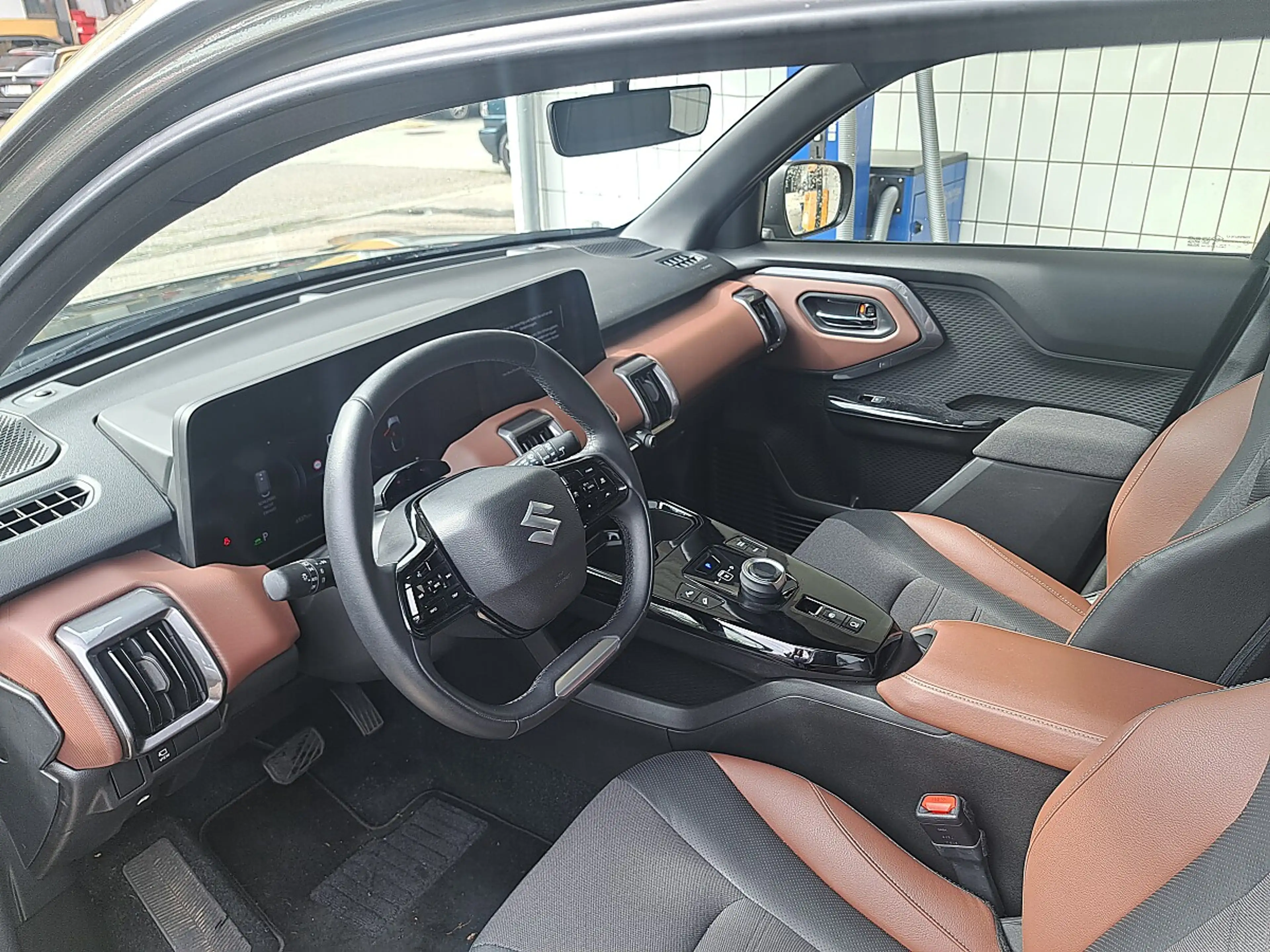 Suzuki Vitara eVitara 61kWh GL+ Allgrip-e Flash — photo 13