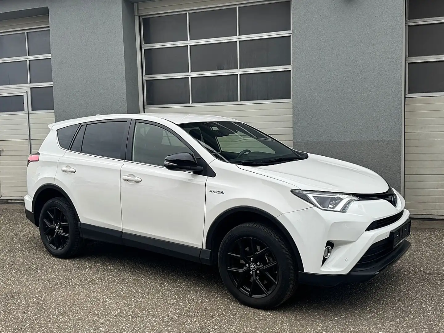 Toyota RAV 4 RAV4 2,5 Hybrid Active 4WD Aut. Weiß - 2
