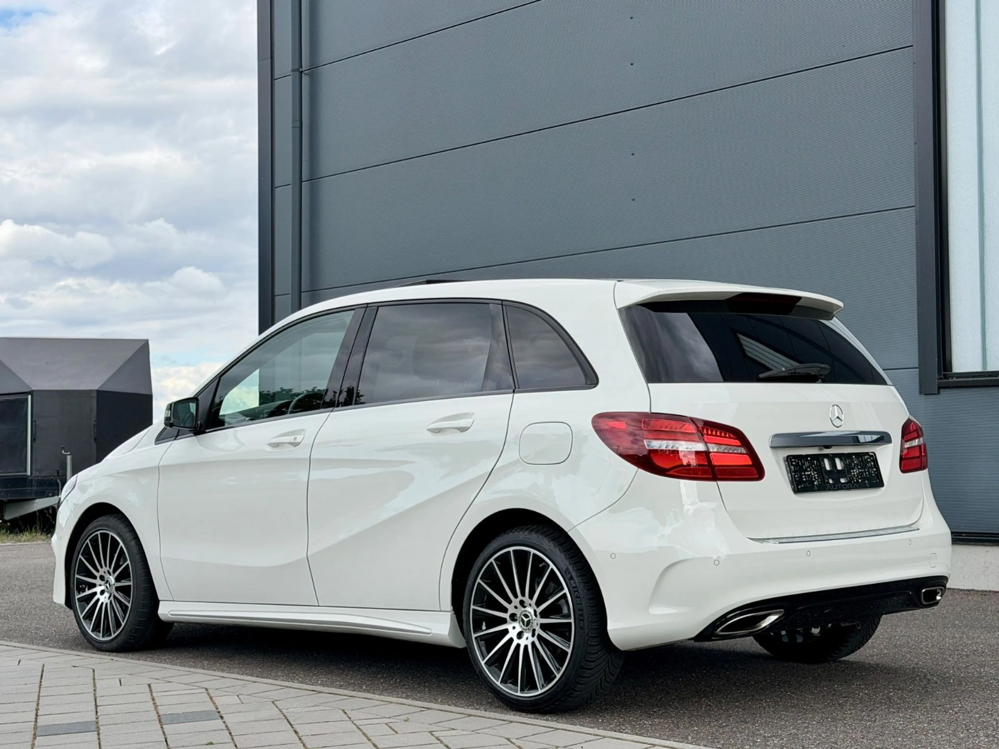Mercedes-Benz B 200 AMG Line LED|PANO|R.KAM|AHK| — photo 12
