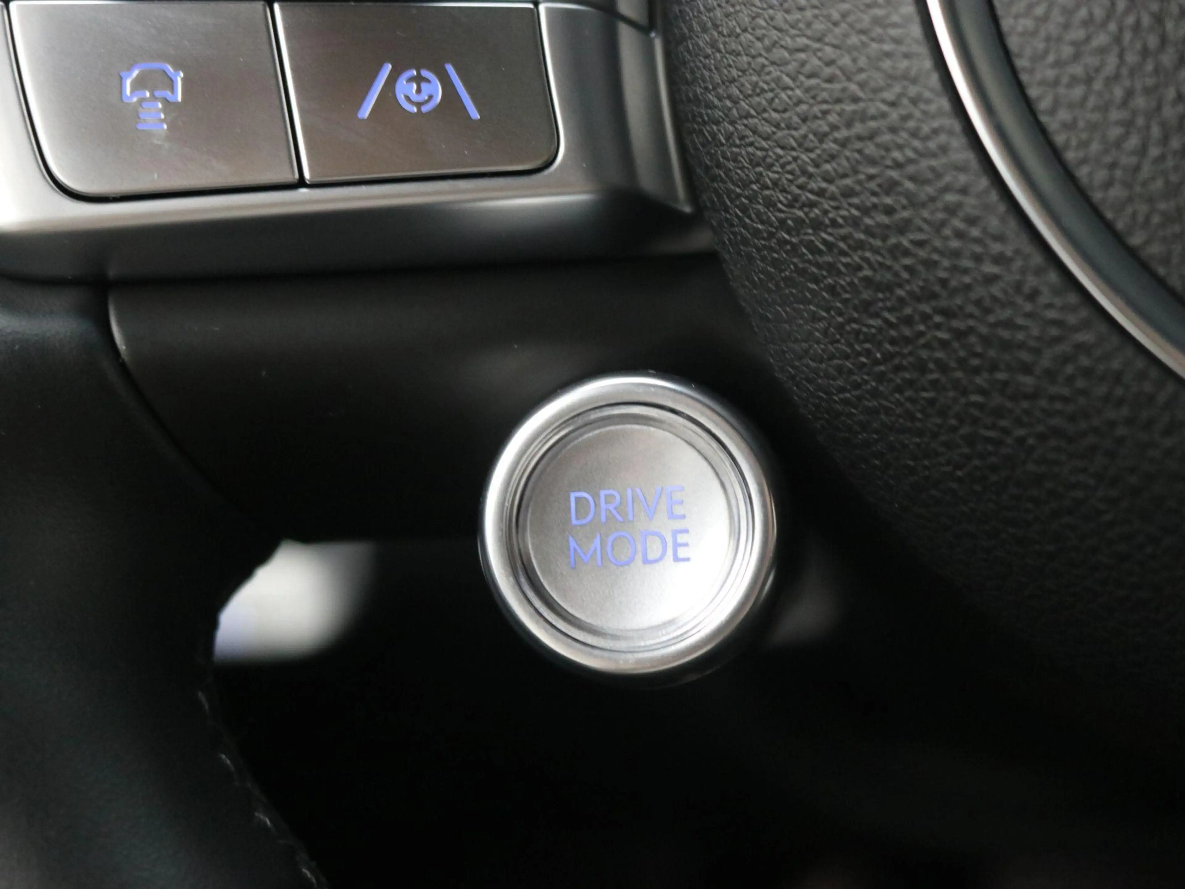 Genesis GV60 Long Range Dual Motor Premium 77,4 kWh AWD / SoH 1 — photo 33