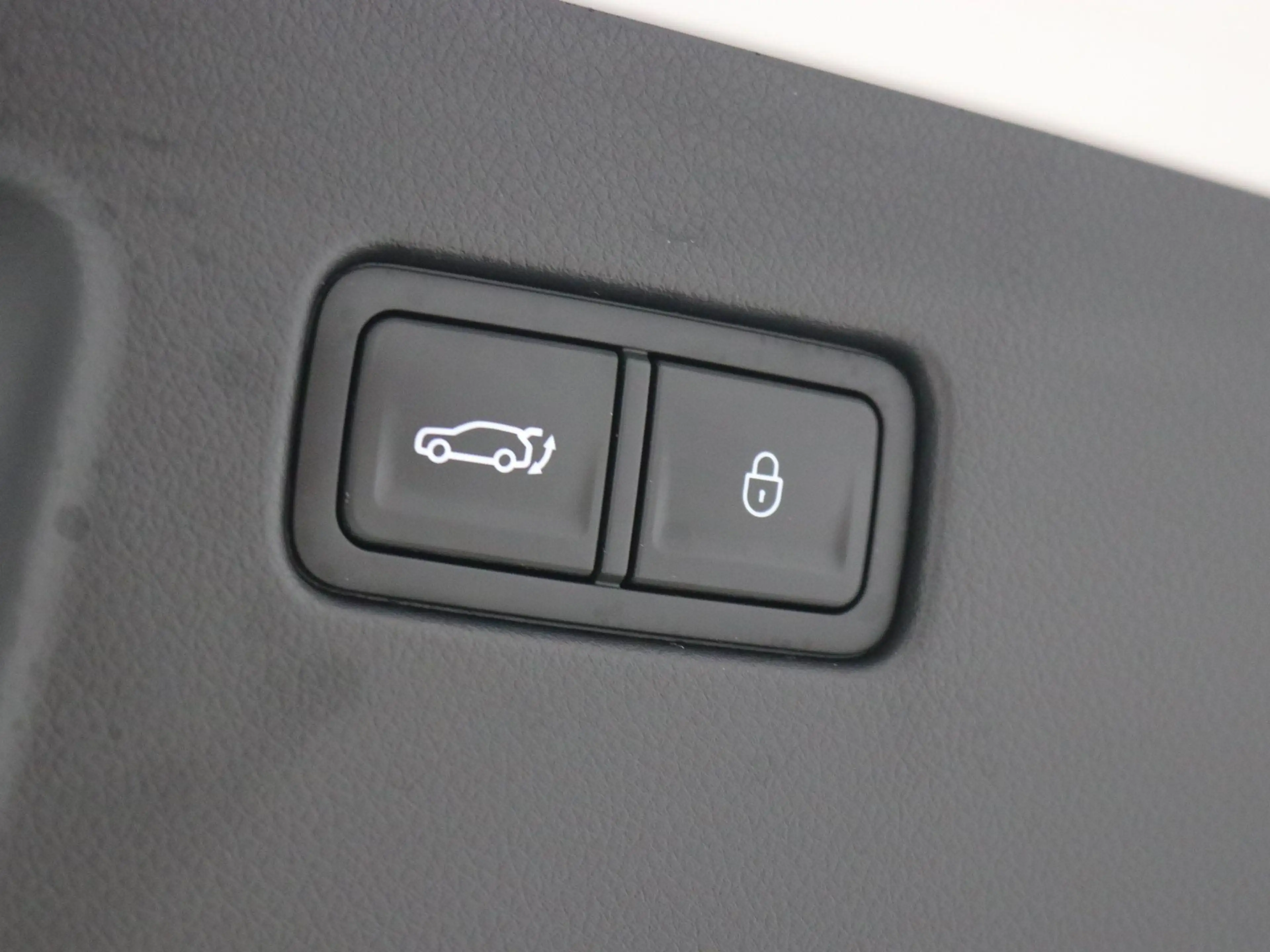 Genesis GV60 Long Range Dual Motor Premium 77,4 kWh AWD / SoH 1 — photo 19
