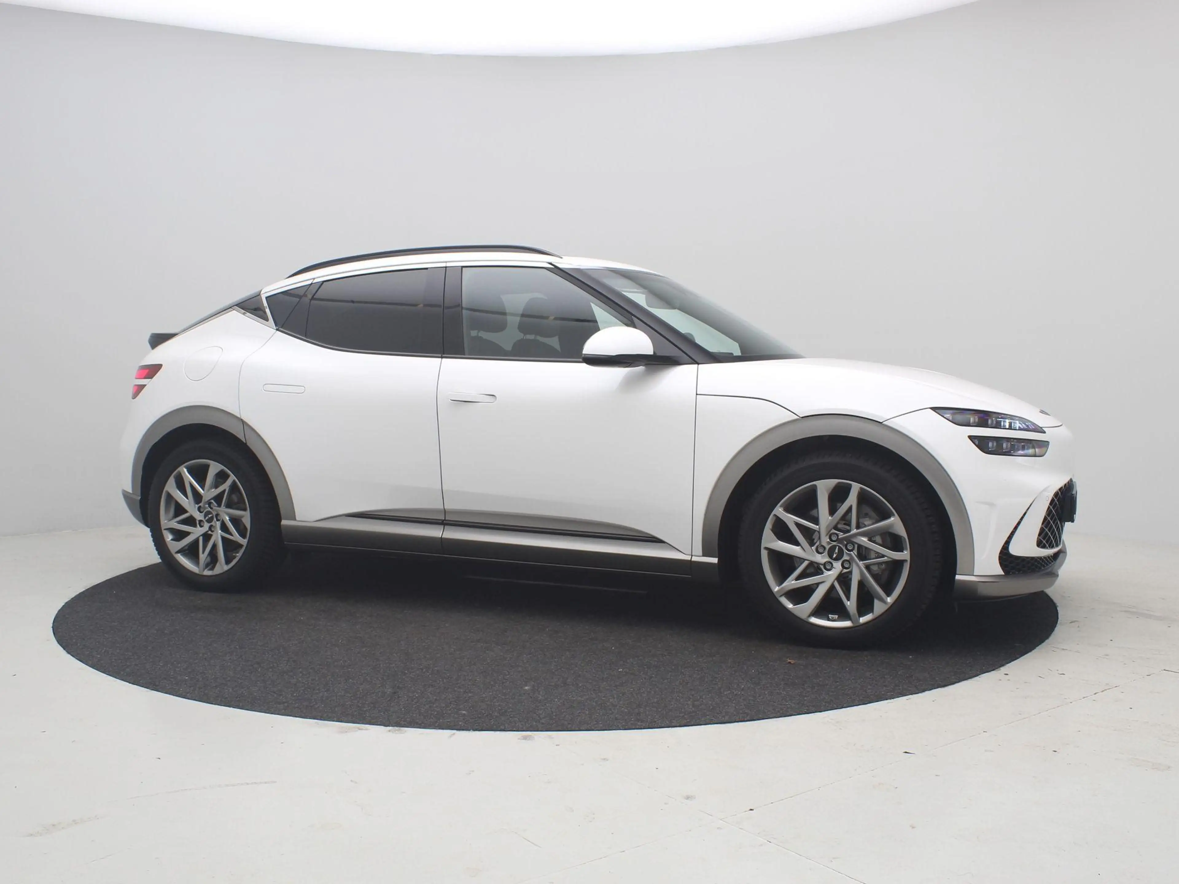 Genesis GV60 Long Range Dual Motor Premium 77,4 kWh AWD / SoH 1 — photo 13