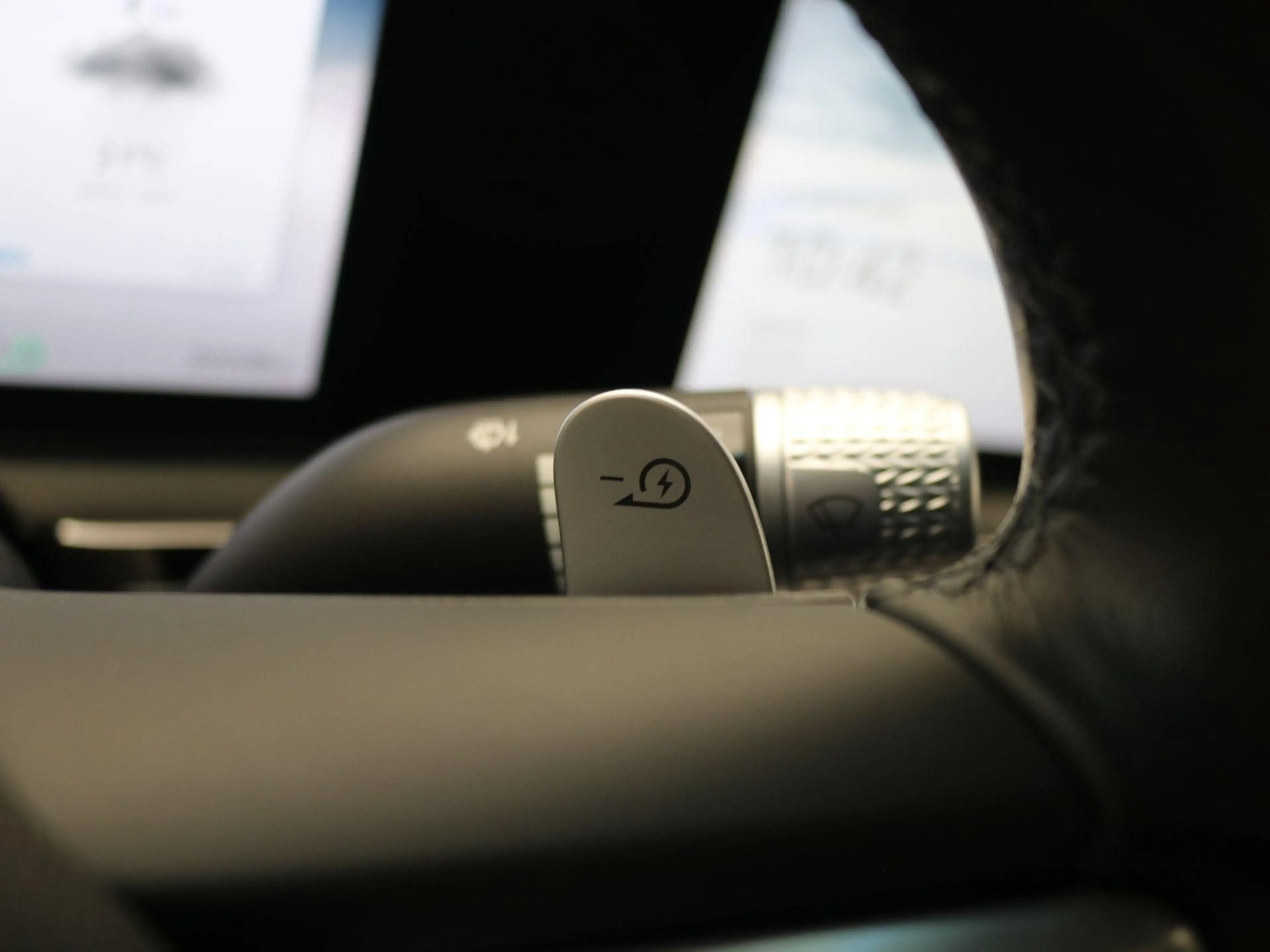 Genesis GV60 Long Range Dual Motor Premium 77,4 kWh AWD / SoH 1 — photo 35