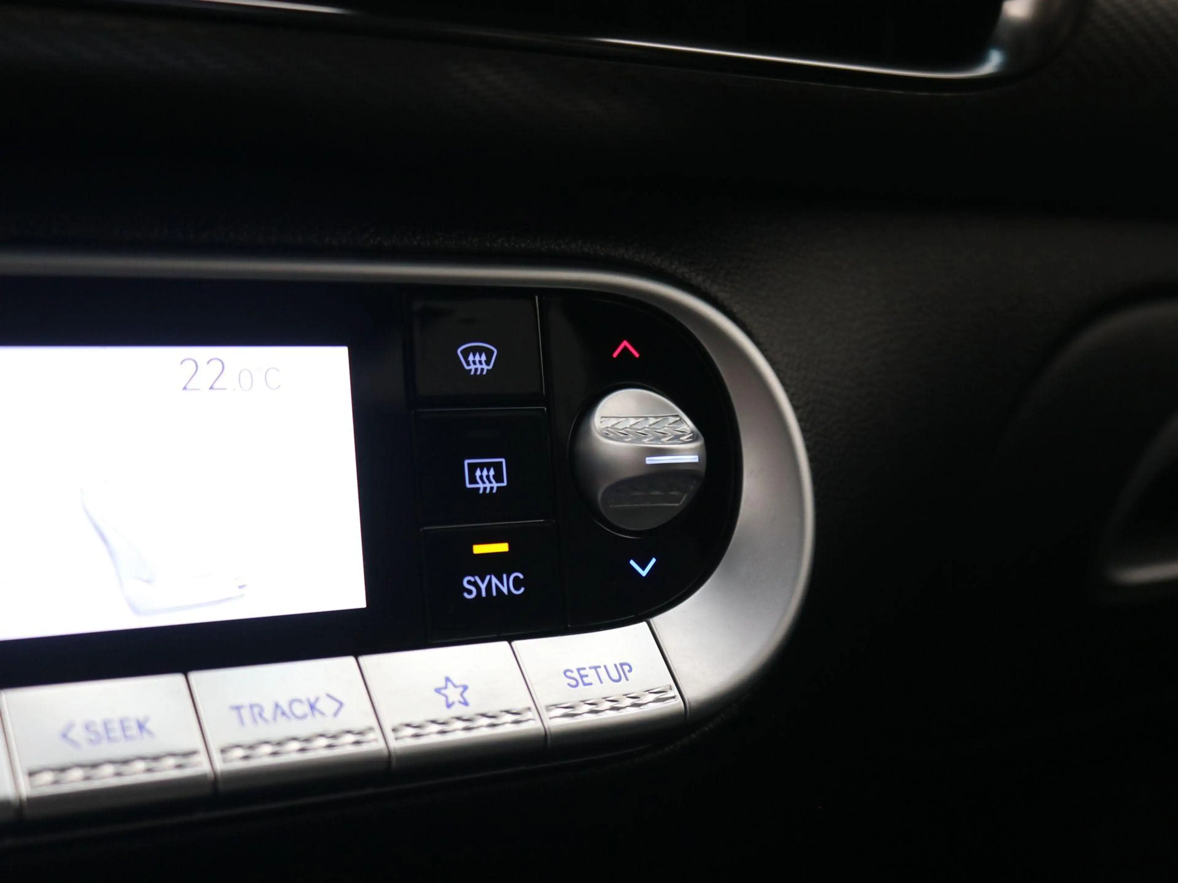 Genesis GV60 Long Range Dual Motor Premium 77,4 kWh AWD / SoH 1 — photo 40
