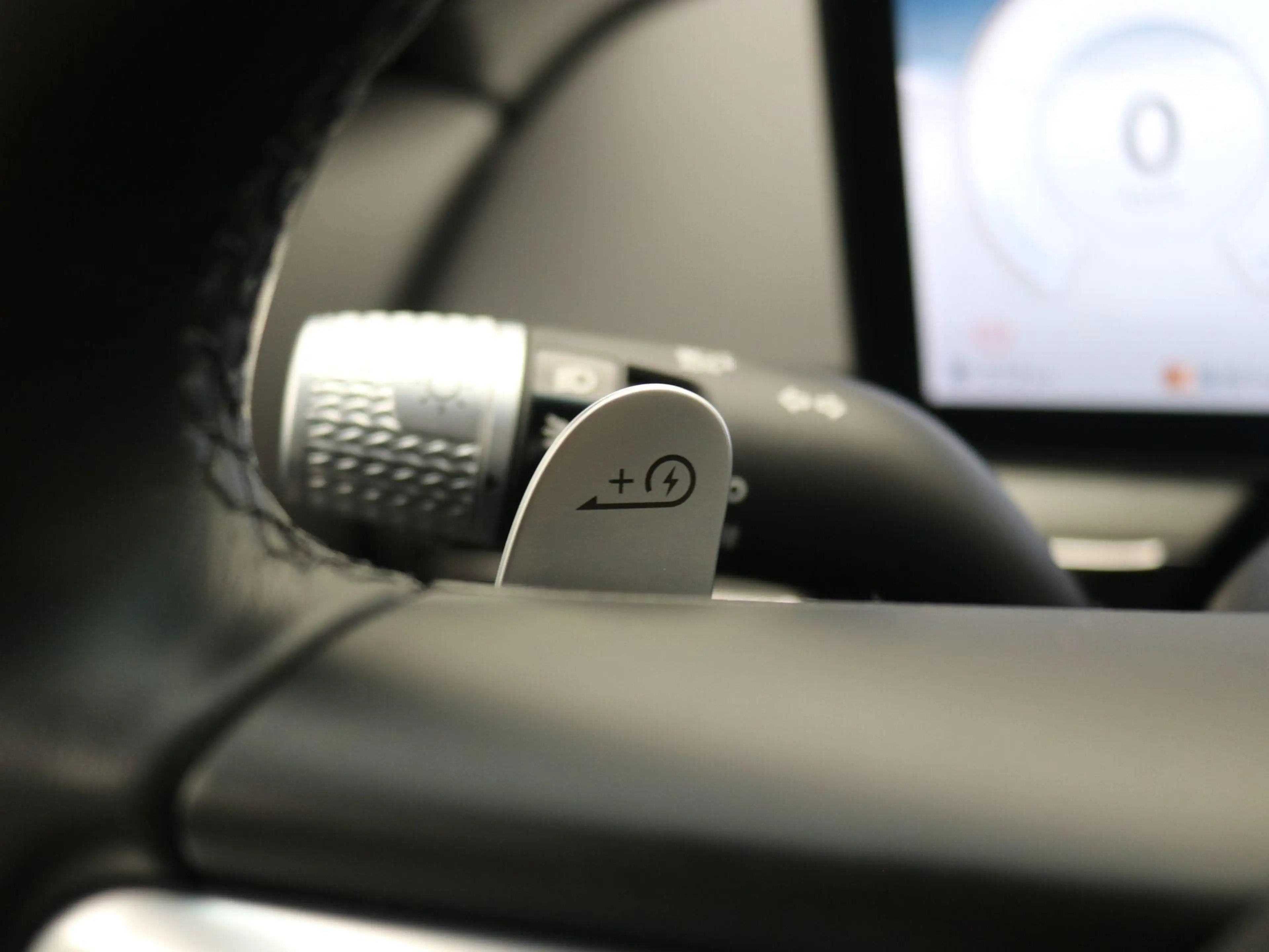 Genesis GV60 Long Range Dual Motor Premium 77,4 kWh AWD / SoH 1 — photo 34
