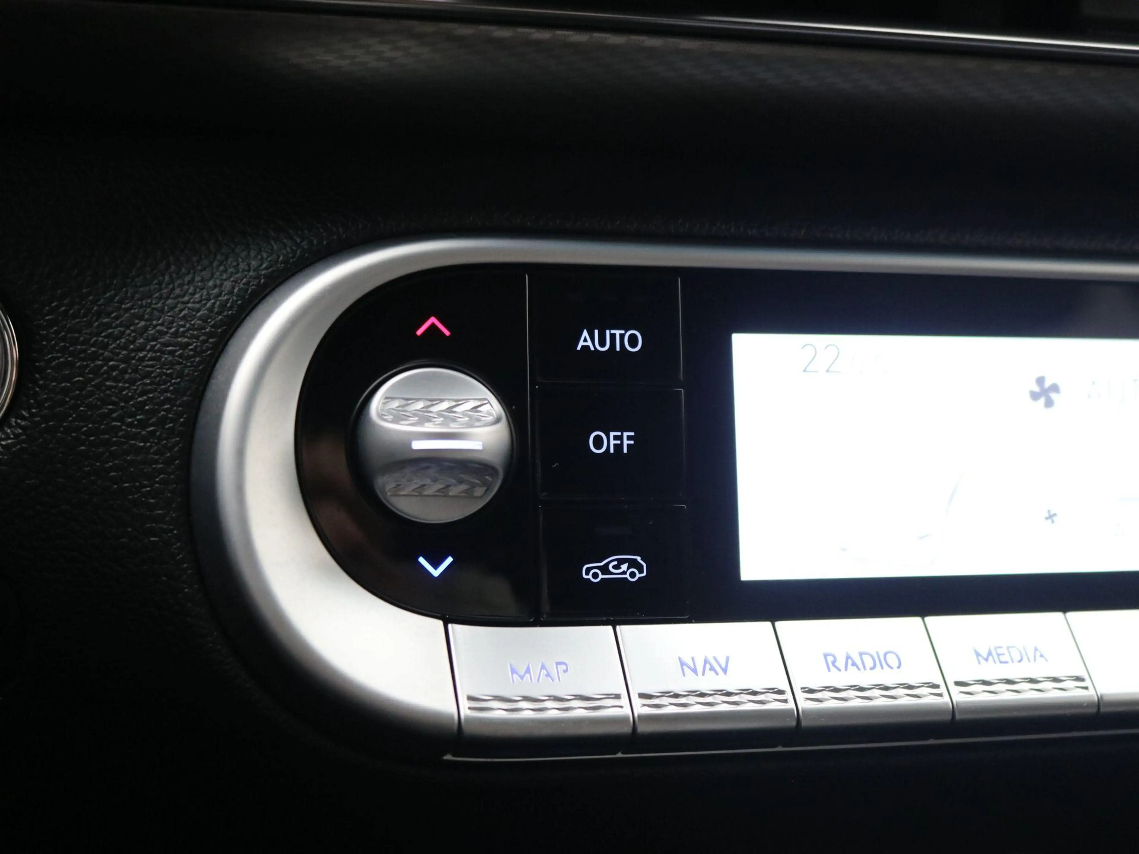 Genesis GV60 Long Range Dual Motor Premium 77,4 kWh AWD / SoH 1 — photo 39