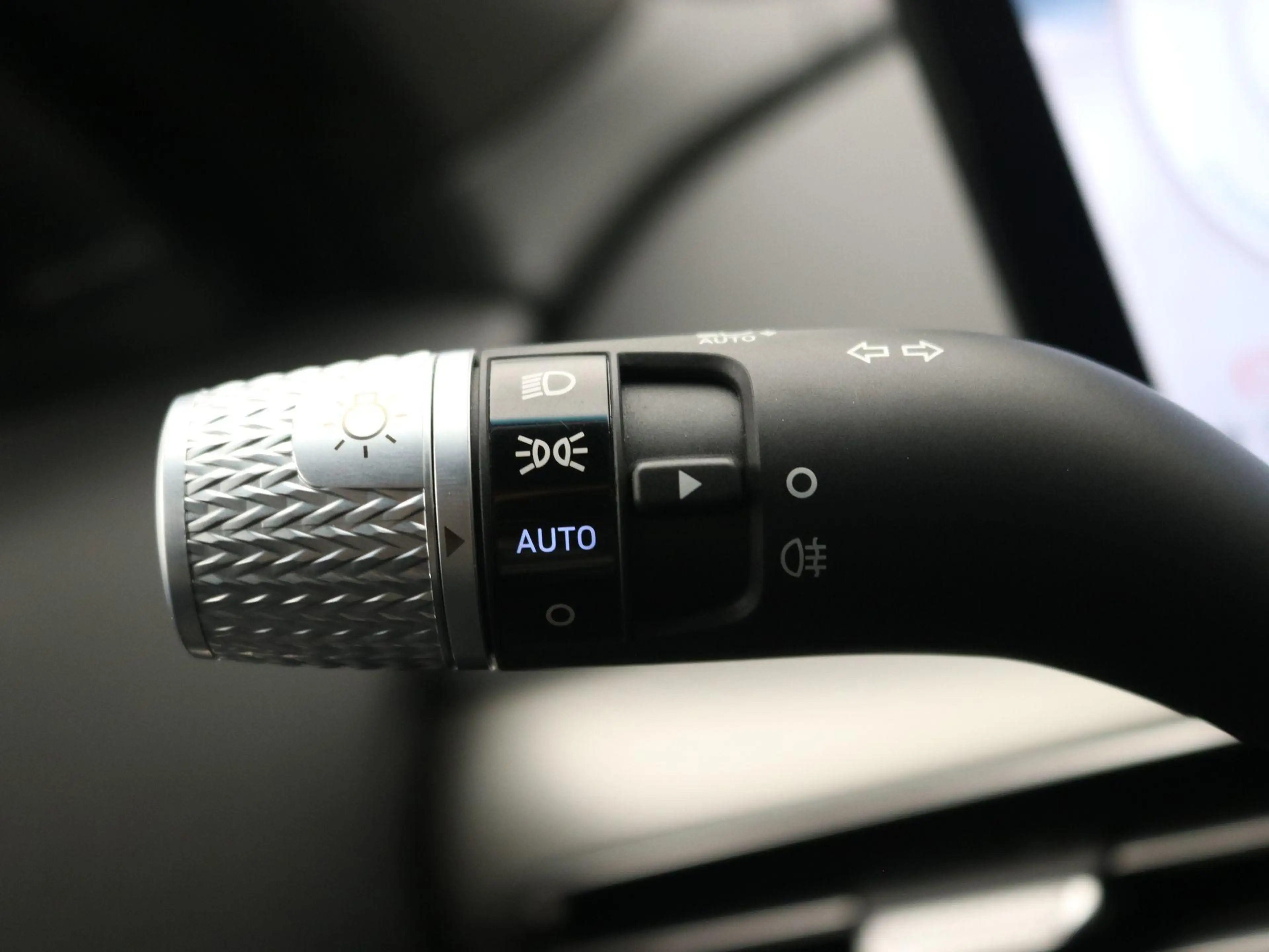 Genesis GV60 Long Range Dual Motor Premium 77,4 kWh AWD / SoH 1 — photo 29