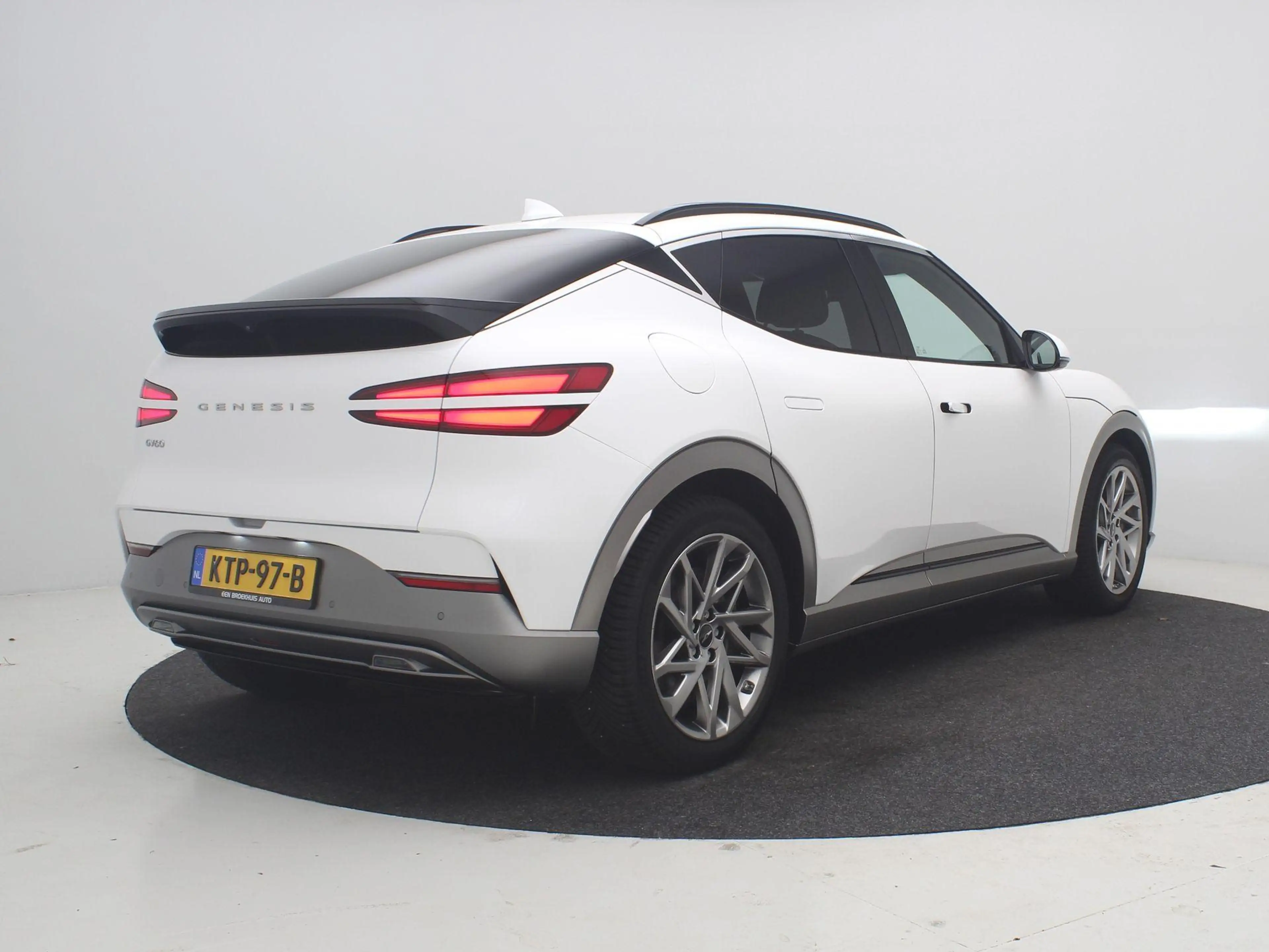 Genesis GV60 Long Range Dual Motor Premium 77,4 kWh AWD / SoH 1 — photo 4