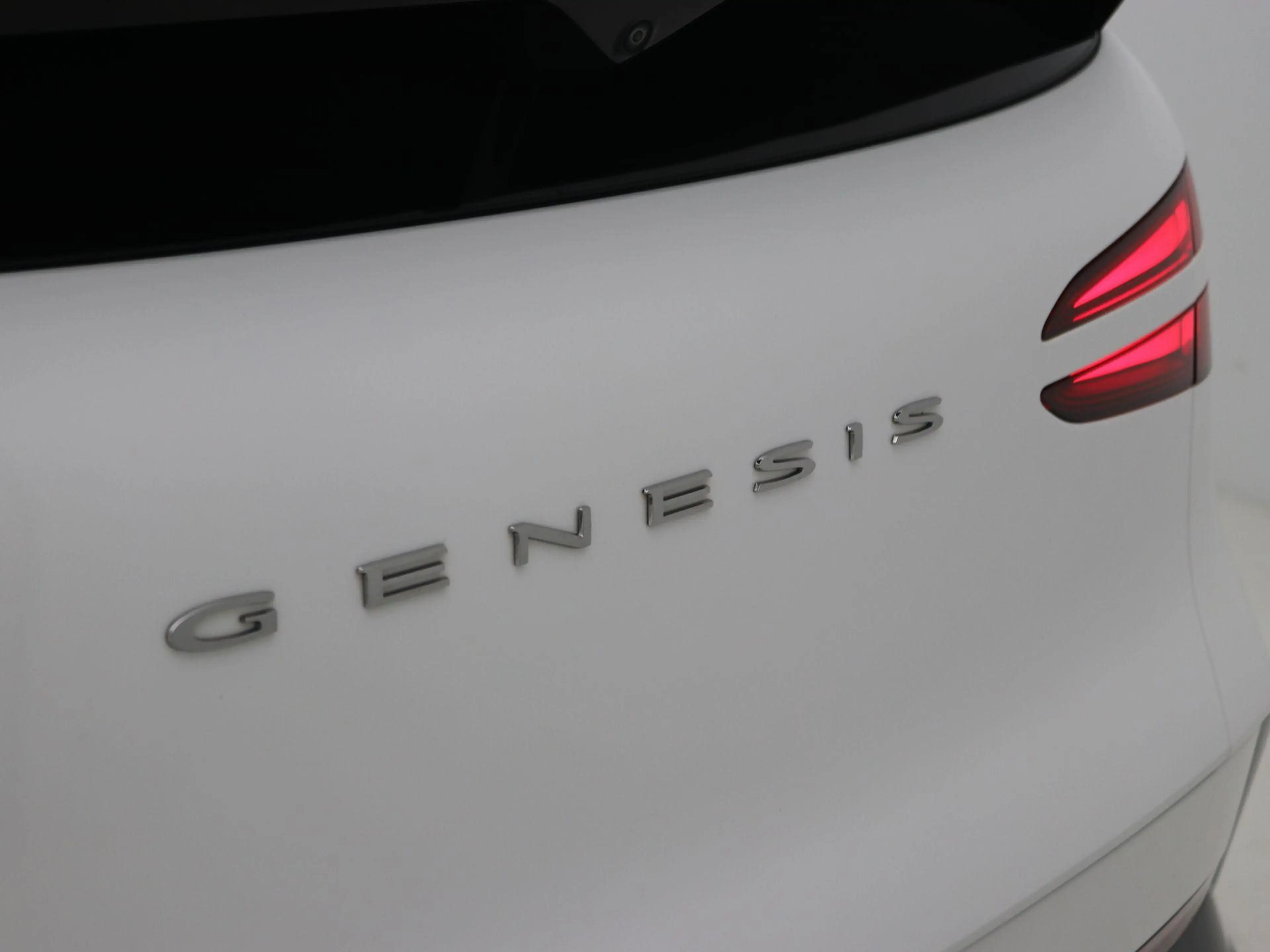 Genesis GV60 Long Range Dual Motor Premium 77,4 kWh AWD / SoH 1 — photo 17