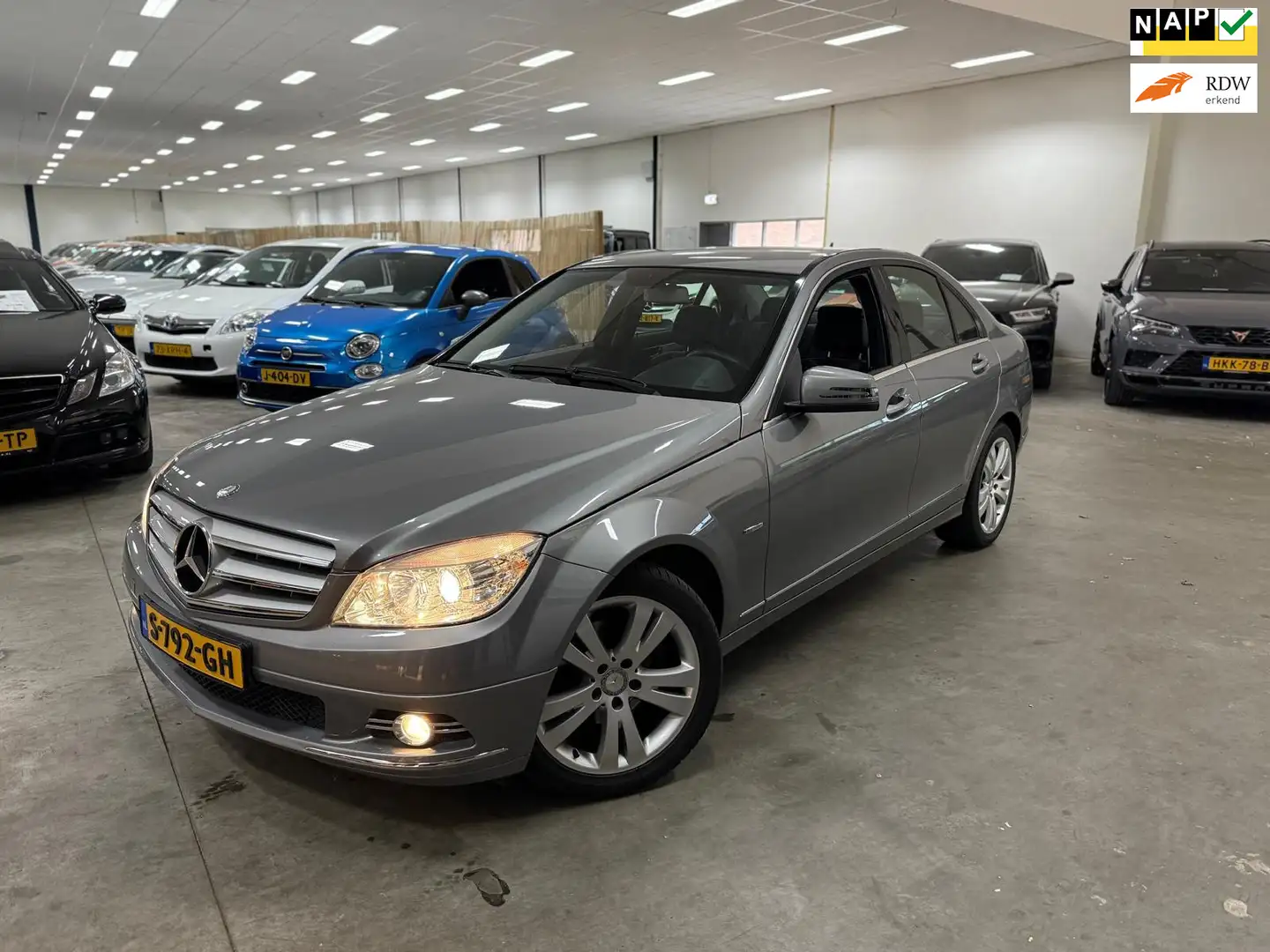 Mercedes-Benz C 180 CGI BlueEFFICIENCY Business Edition Gris - 1