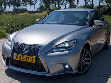IS  300h F Sport Line