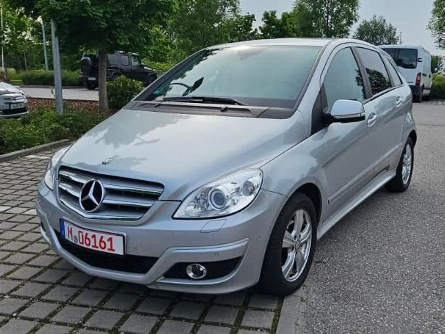 Mercedes-Benz B 200 Mercedes-Benz B Klasse 200 Automatik Šedá - 1