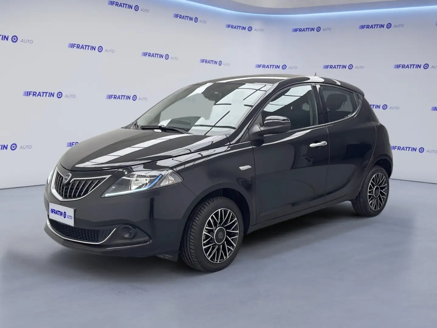 Lancia Ypsilon 1.0 FireFly 5 porte S&S Hybrid Platino Schwarz - 1