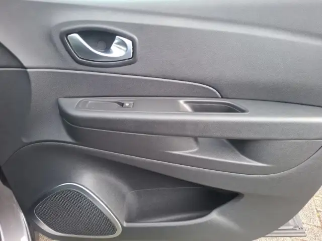 Renault Captur view 15