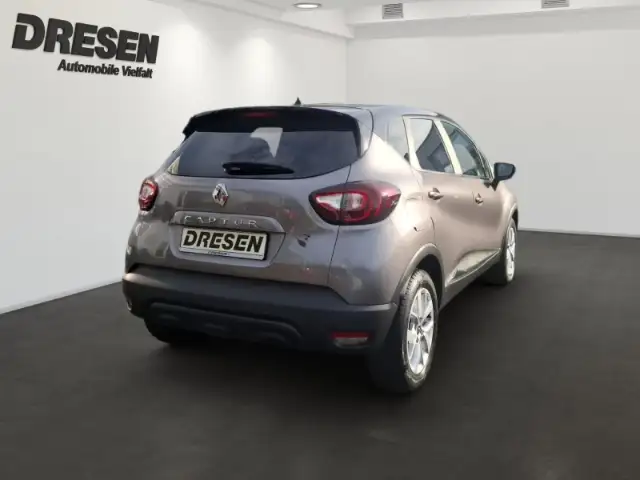 Renault Captur view 3