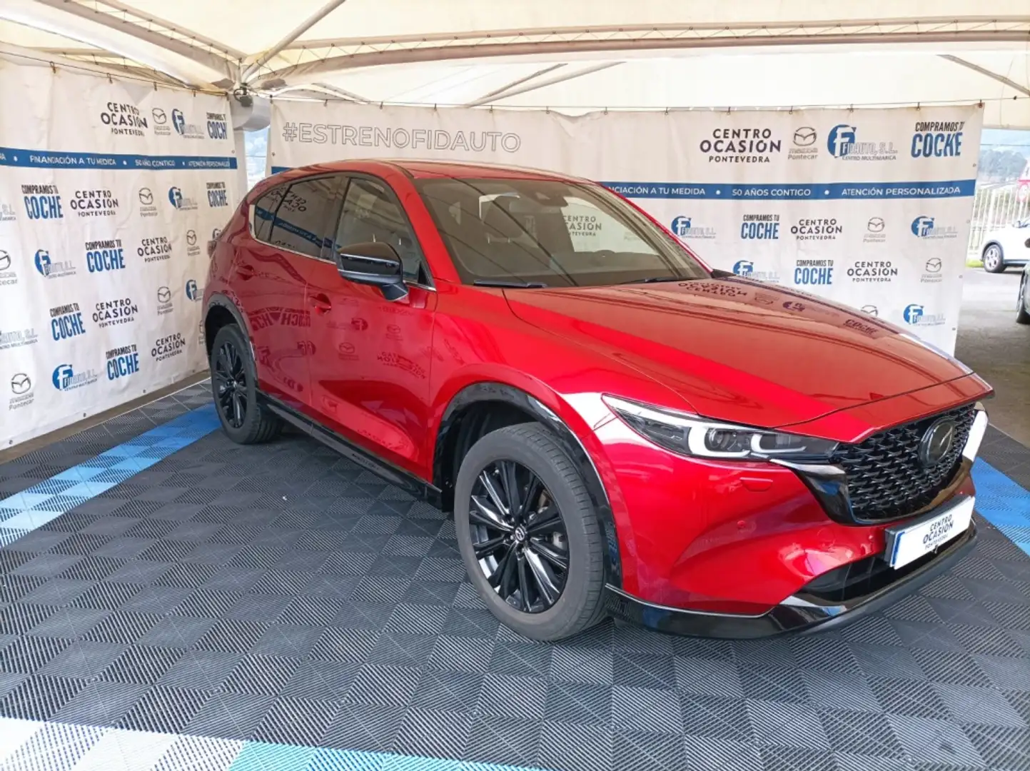 Mazda CX-5 2.0 Skyactiv-G Homura Sin Pack Bose 2WD Aut. 121kW Rojo - 1