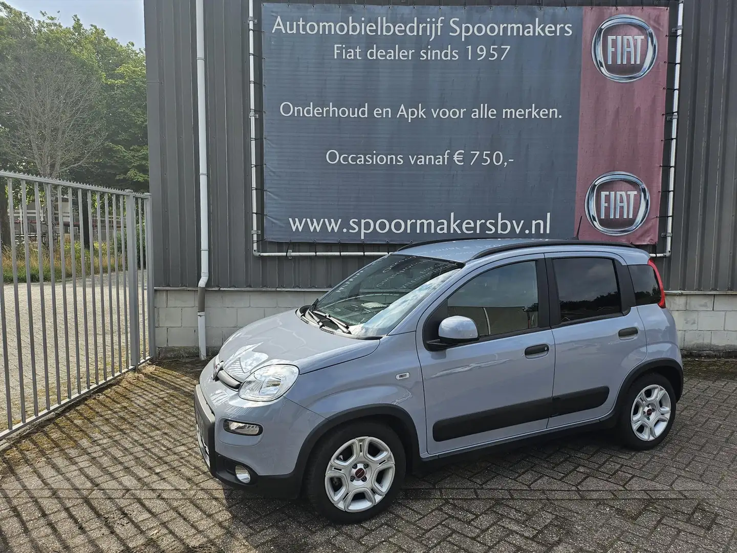 Fiat Panda 1.0 70pk Hybrid City Life,carplay,climate controle Grijs - 1