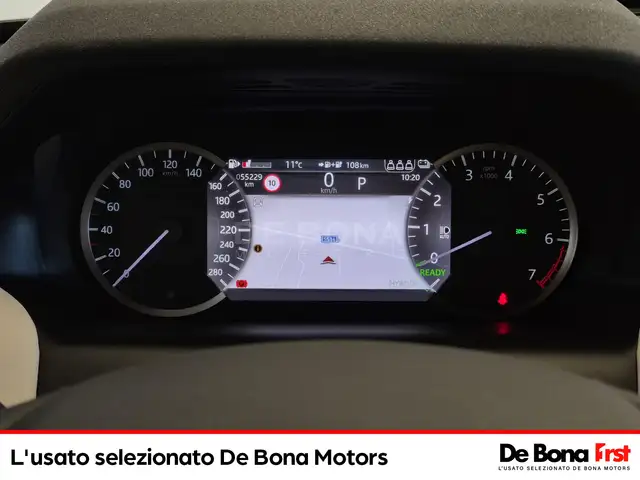Land Rover Discovery Sport view 11