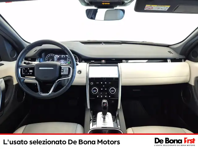Land Rover Discovery Sport view 9