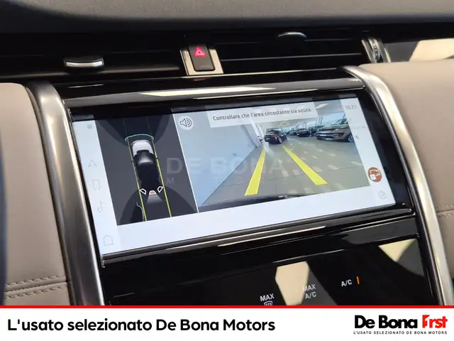 Land Rover Discovery Sport view 14