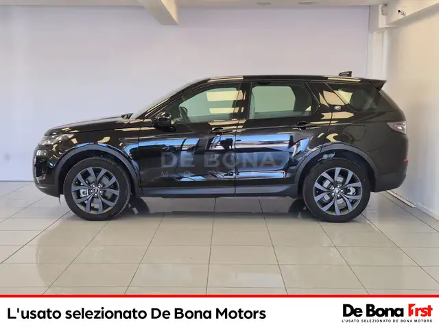 Land Rover Discovery Sport view 3