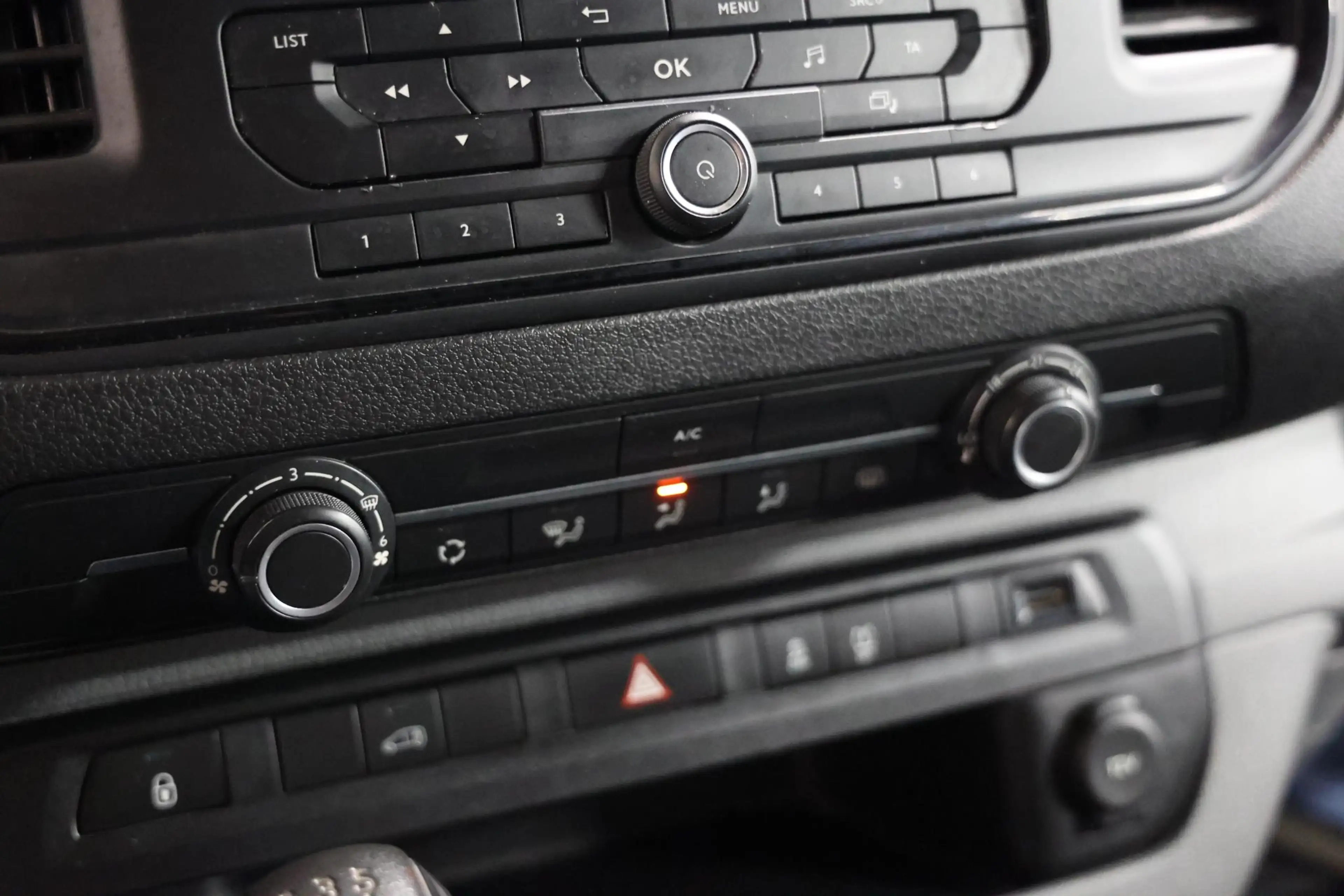 Peugeot Expert 1.6 BlueHDI AIRCO CRUISE CONTROL — photo 12
