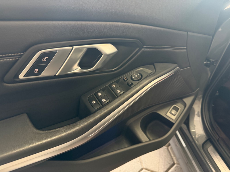 BMW 316 dA SPORT-LINE*SHADOW*LED*VIRTUAL*PANO*CARPLAY — photo 9