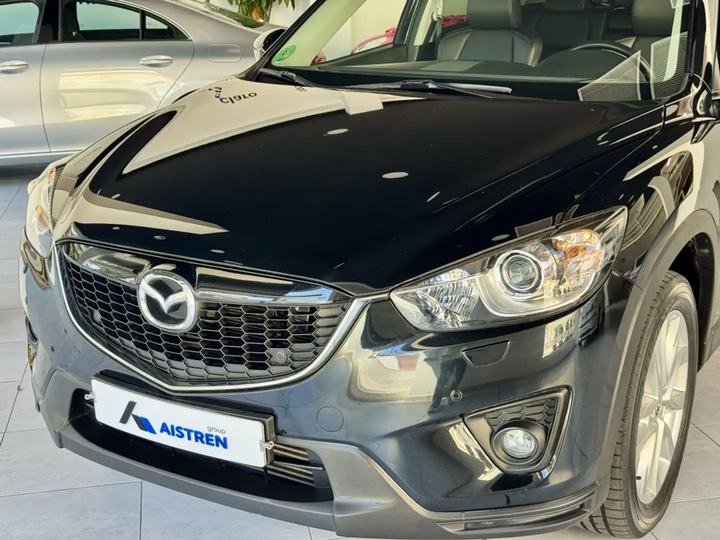 Mazda CX-5 2.2DE Luxury 4WD Aut. Noir - 2
