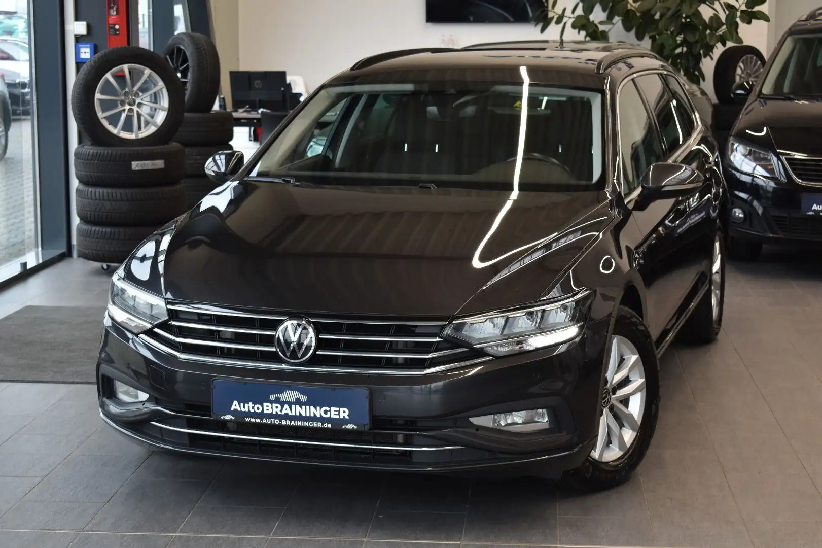 Volkswagen Passat Variant Passat Var. 2.0TDI Business DSG LED~Navi3D~ACC Grau - 1