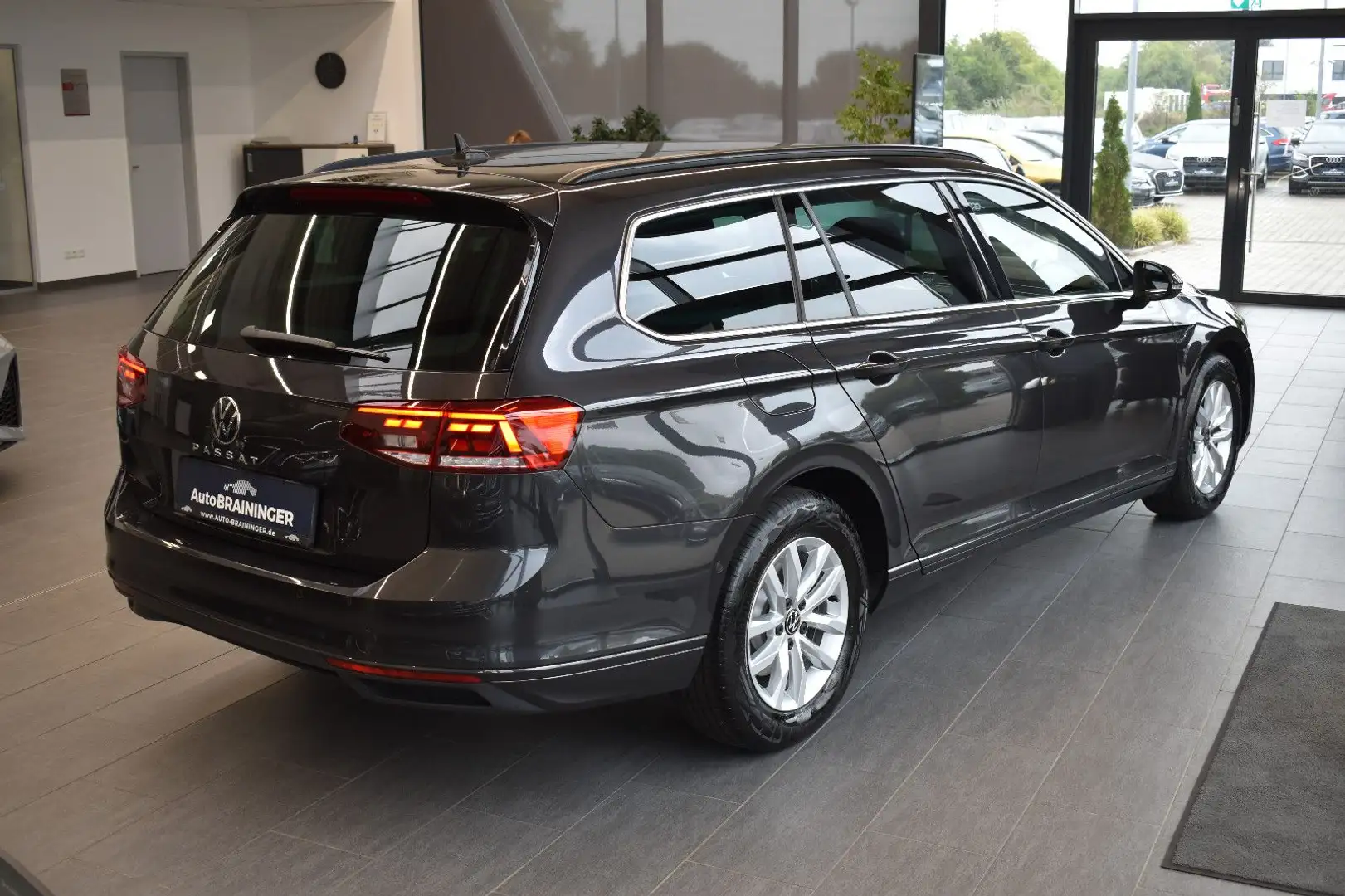 Volkswagen Passat Variant Passat Var. 2.0TDI Business DSG LED~Navi3D~ACC Grau - 2