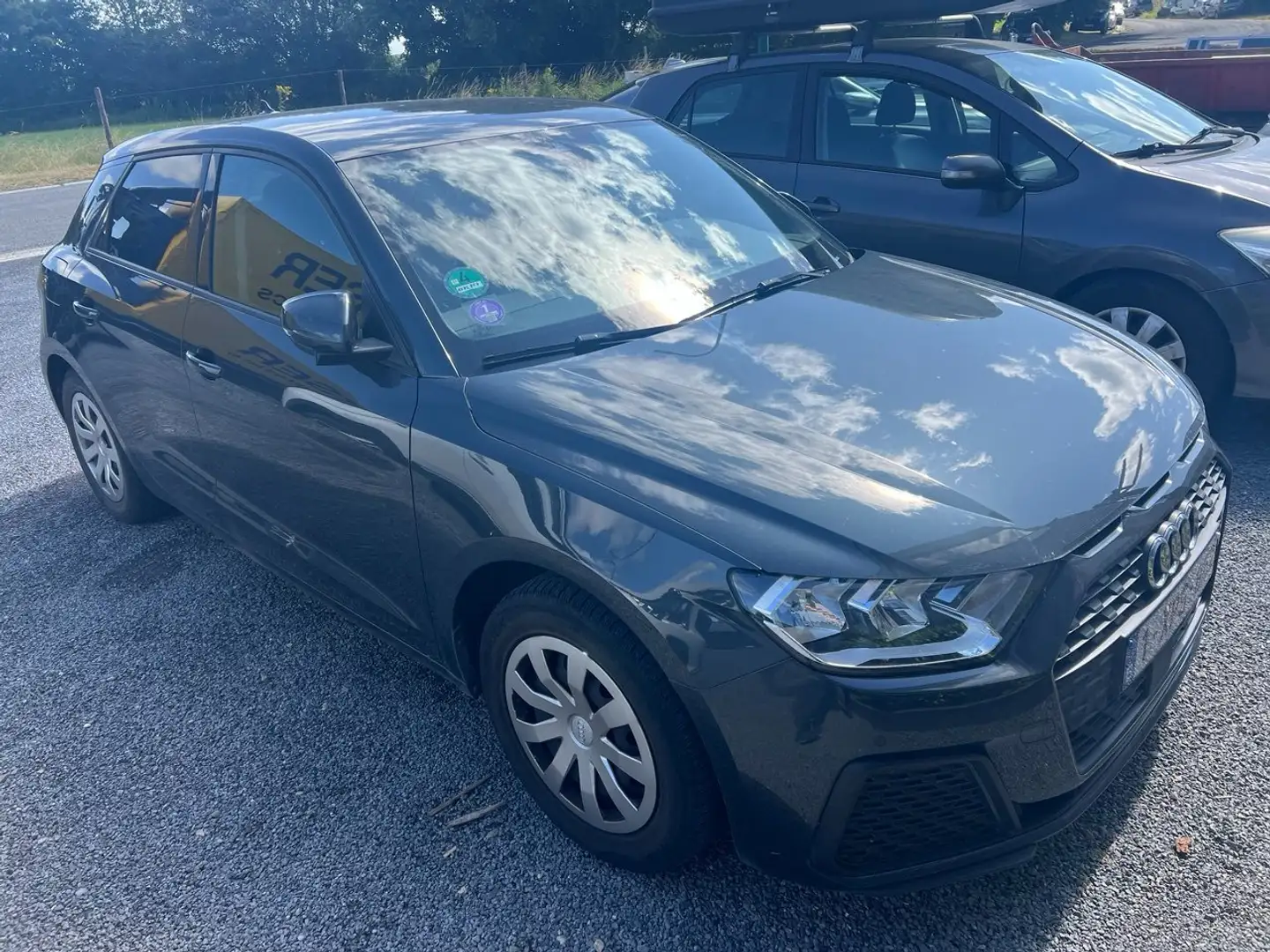 Audi A1 A1 Citycarver 30 TFSI S tronic Grijs - 1