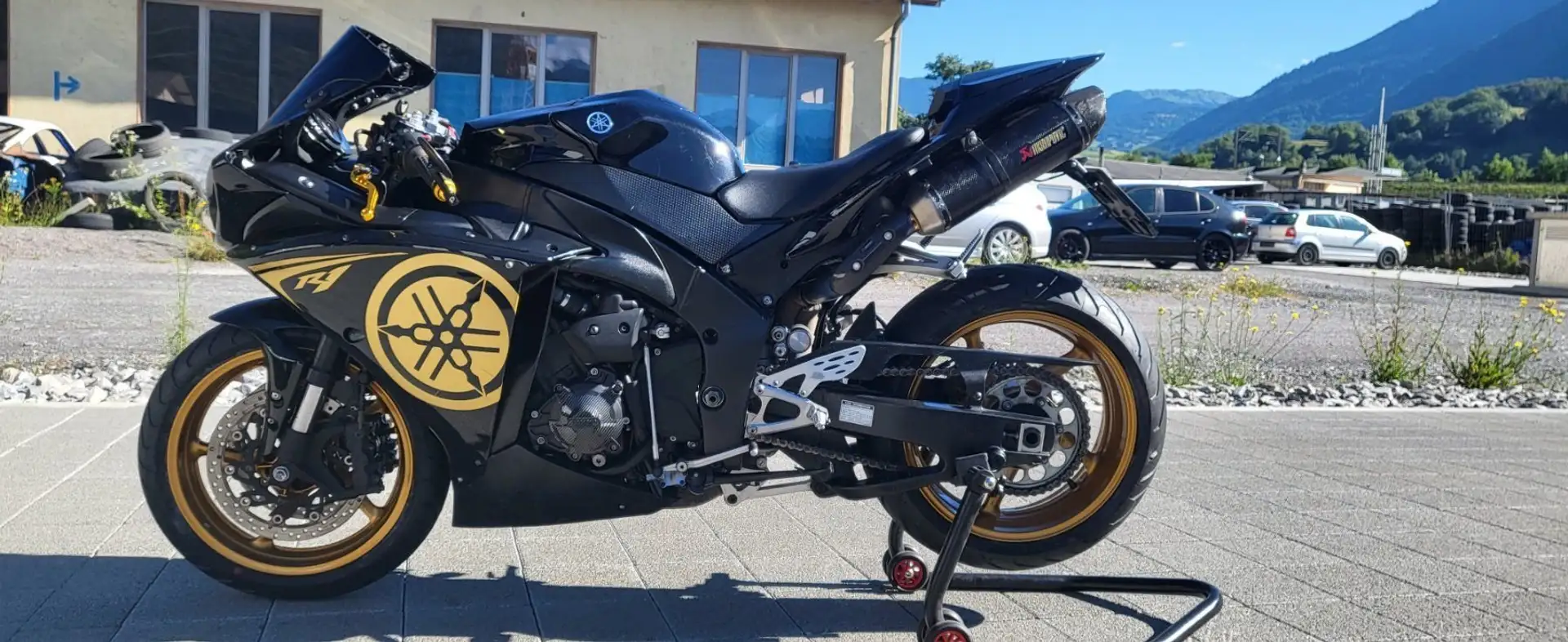 Yamaha YZF-R1 Černá - 2