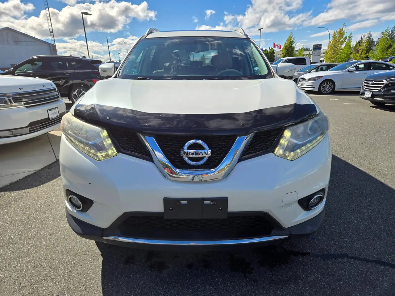 Nissan Rogue снимка Nissan Rogue