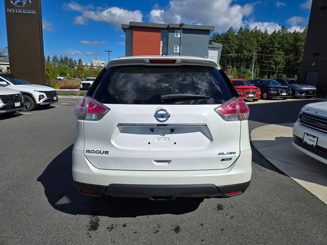 Nissan Rogue снимка Nissan Rogue