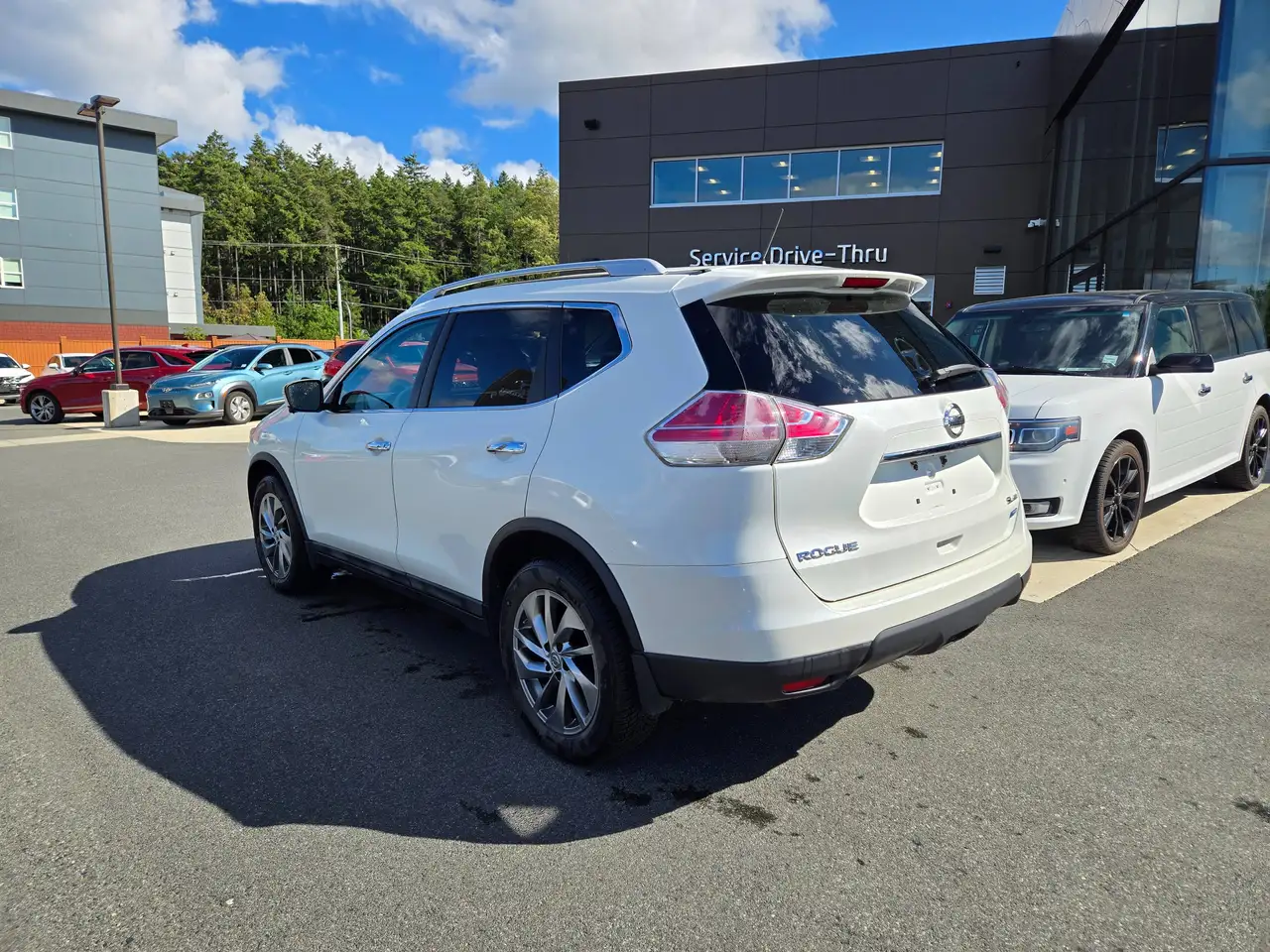 Nissan Rogue снимка Nissan Rogue