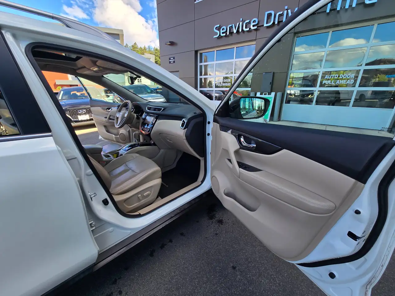 Nissan Rogue снимка Nissan Rogue