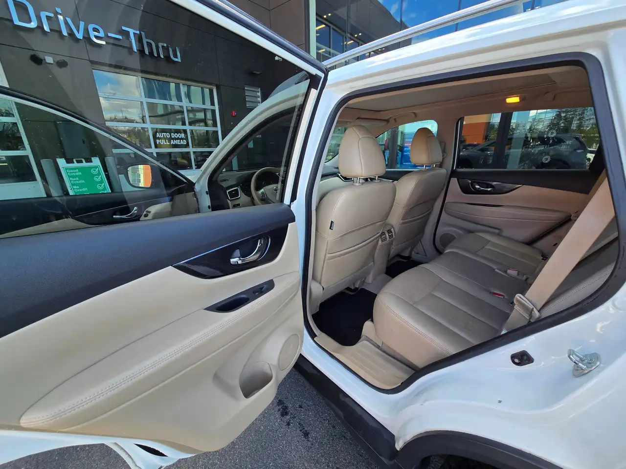 Nissan Rogue снимка Nissan Rogue