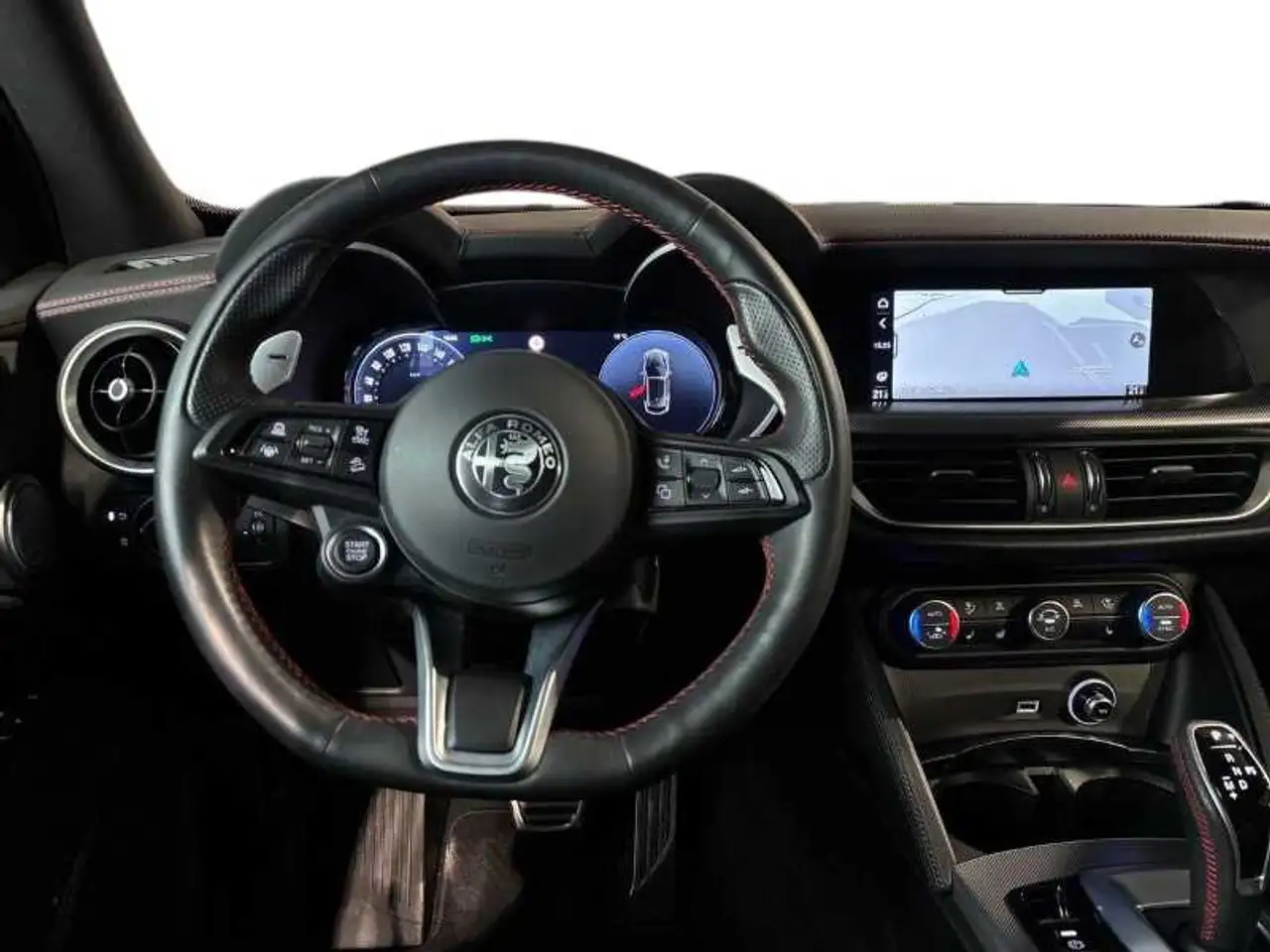 Alfa Romeo Stelvio 2023 — фото 14